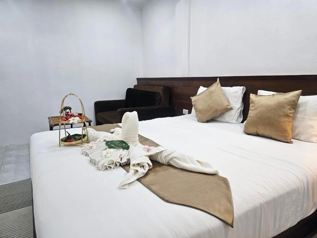 Bedroom, Bed in Lanta Nice Beach Resort - SHA Extra Plus