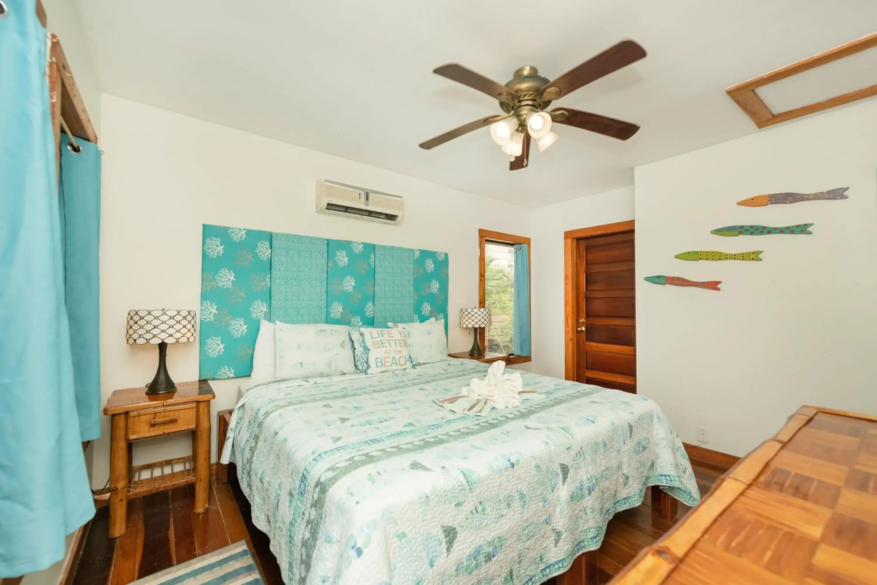 Bedroom, Bed in Bella Vista Resort Belize