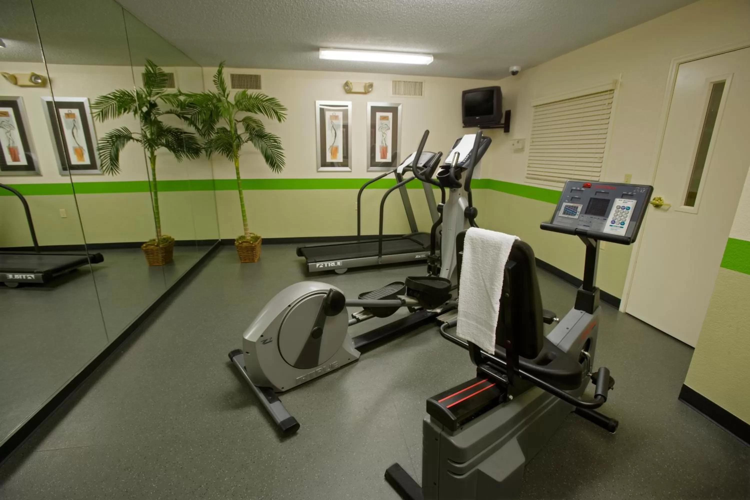 Fitness centre/facilities in Extended Stay America Suites - Richmond - W Broad Street - Glenside - North