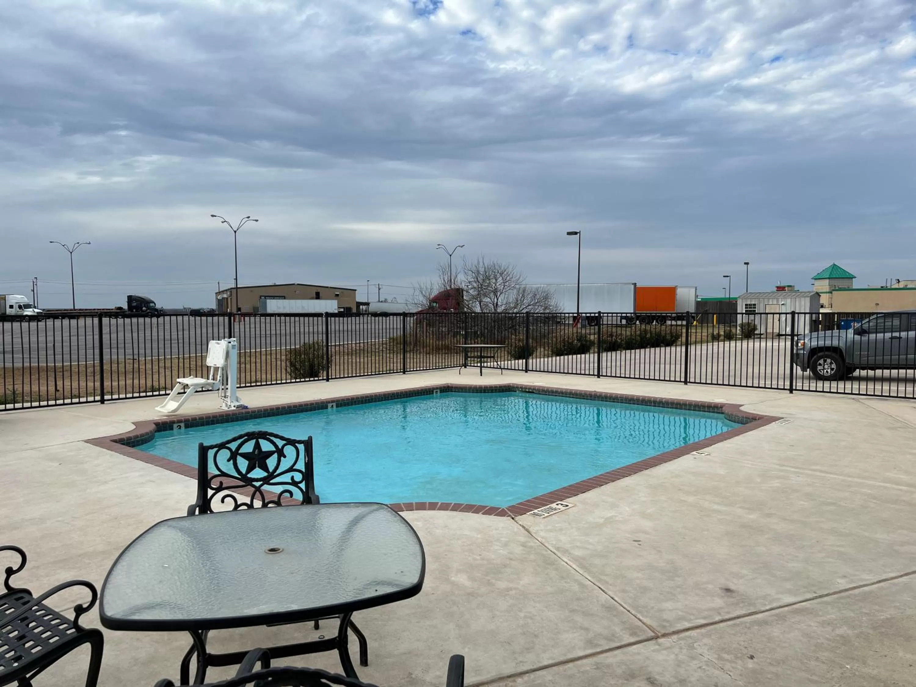 Swimming pool in Hotel Bien Venido