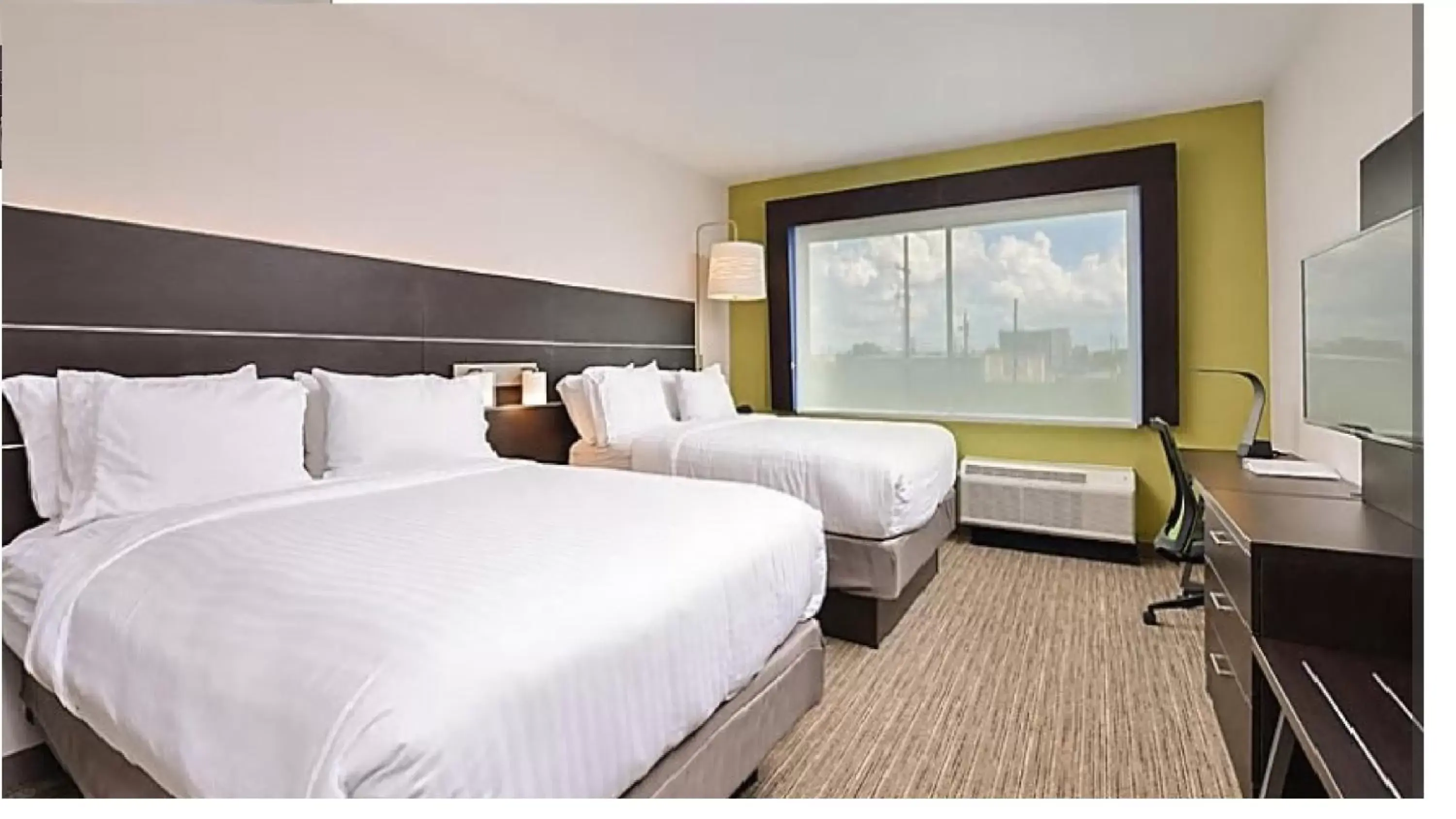 Photo of the whole room, Bed in Holiday Inn Express Hotel & Suites La Place, an IHG Hotel