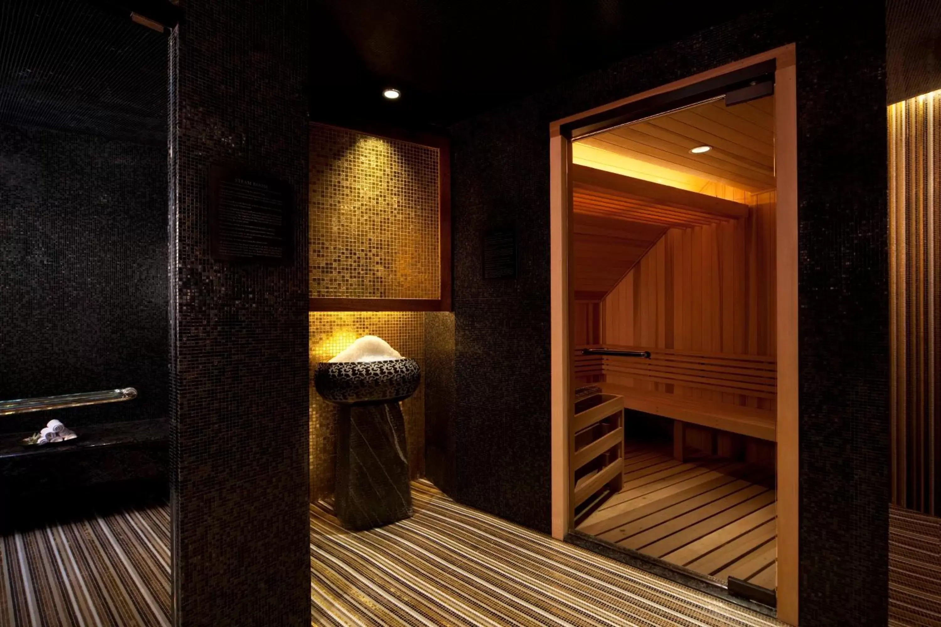 Spa and wellness centre/facilities, Bed in The Peninsula New York Spa and wellness centre/facilities, Bed in The Peninsula New York