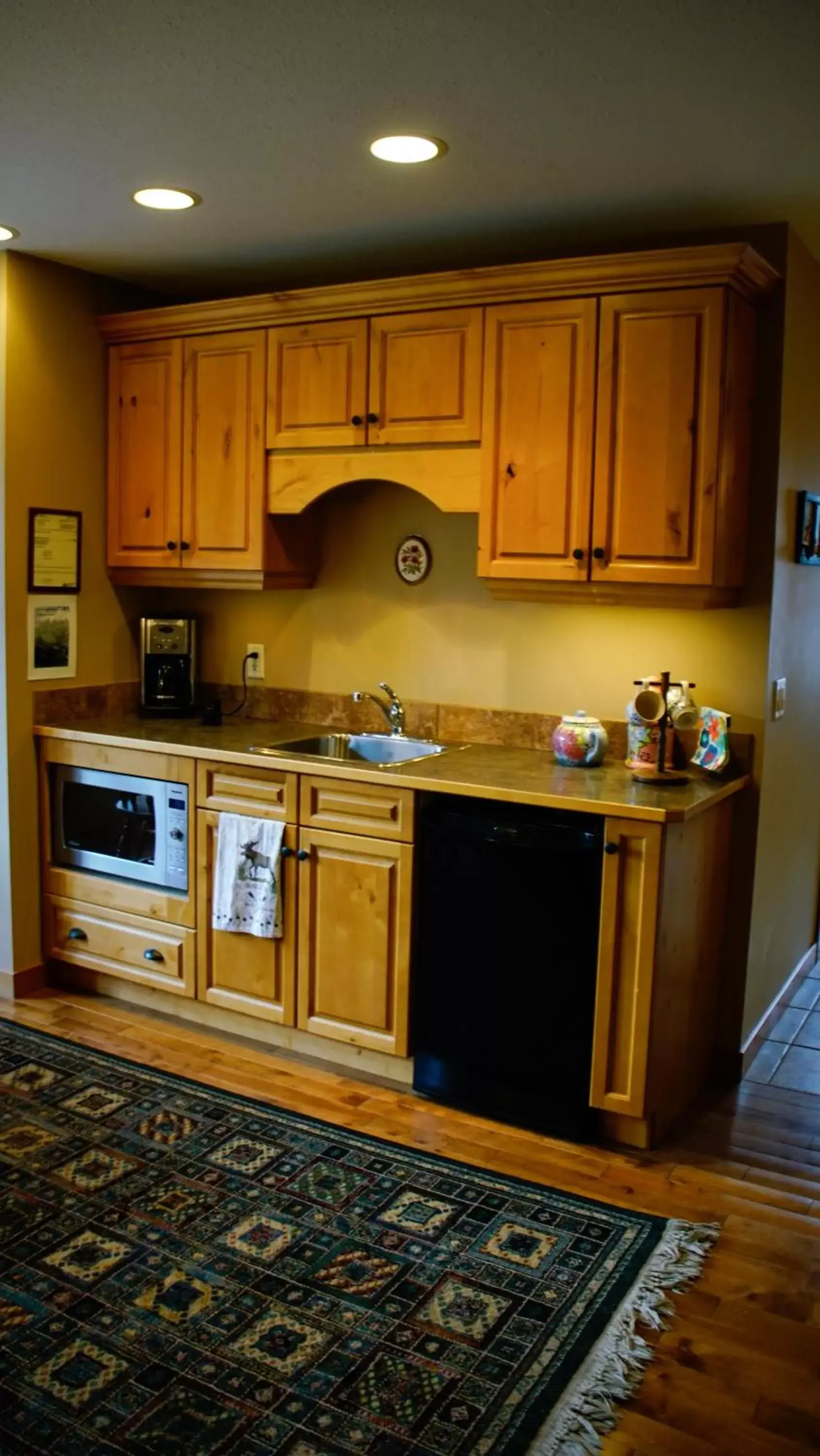 Kitchen or kitchenette, Kitchen/Kitchenette in The Poplar Inn