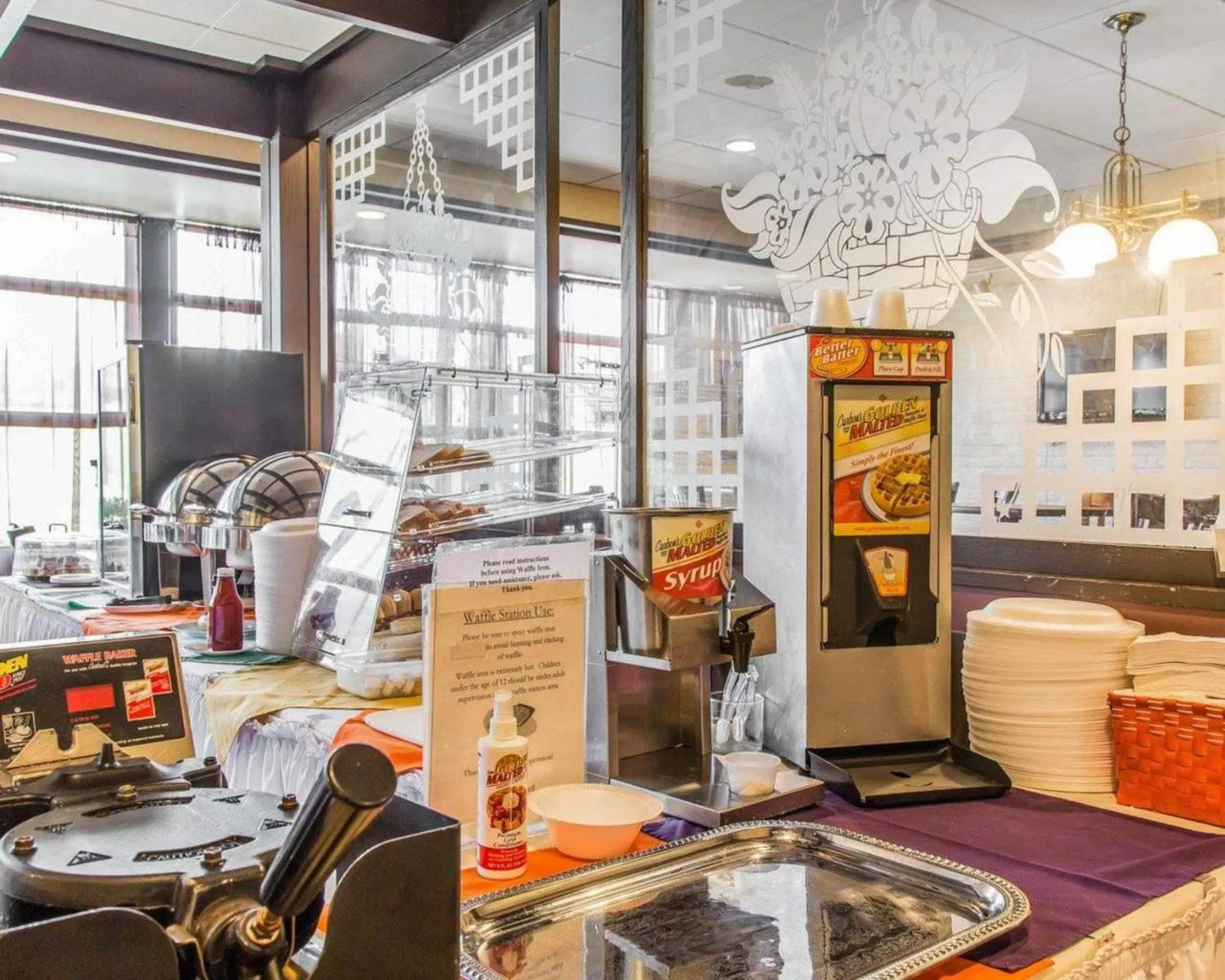 Breakfast in Rodeway Inn & Suites East Windsor