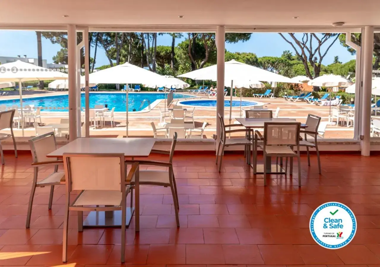 Restaurant/places to eat in Apartamentos Turisticos Pinhal Da Marina Restaurant/places to eat in Apartamentos Turisticos Pinhal Da Marina