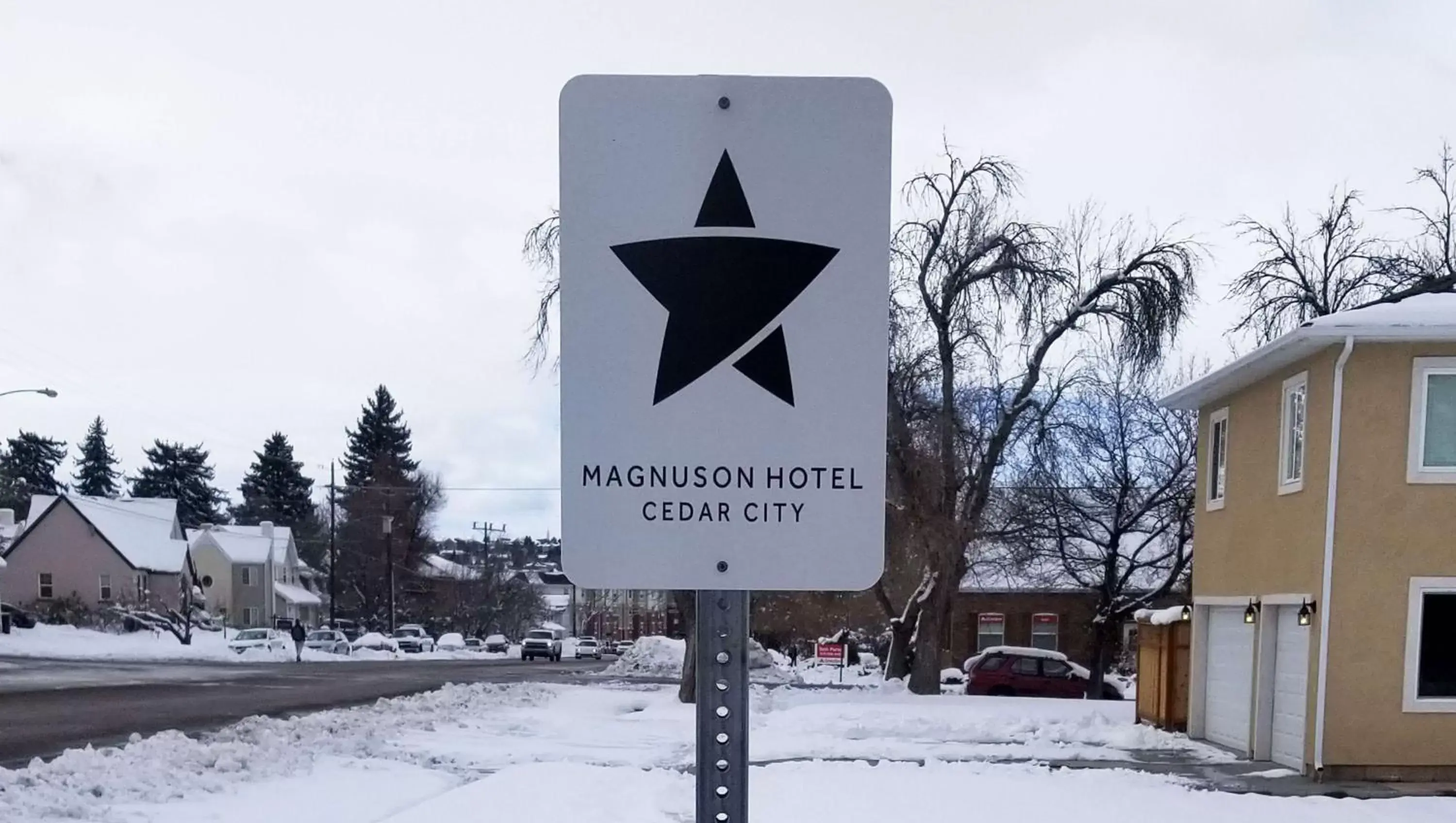 Property building in Magnuson Cedar City Property building in Magnuson Cedar City