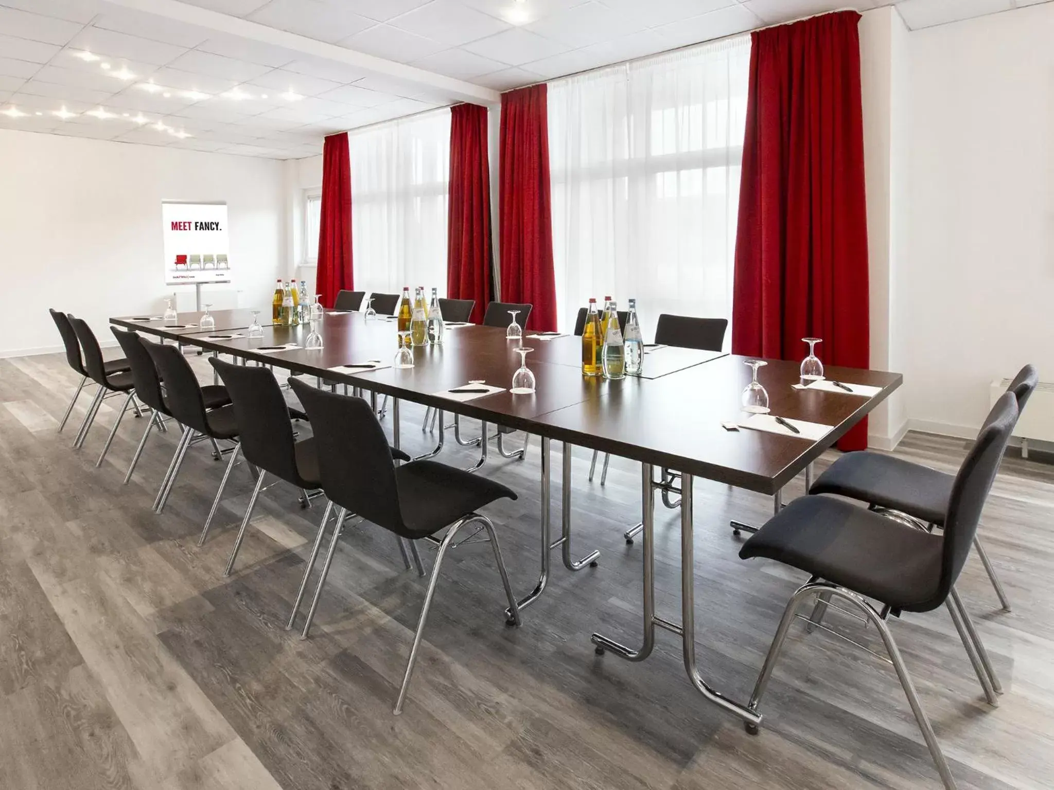 Meeting/conference room in DORMERO Hotel Hannover-Langenhagen Airport