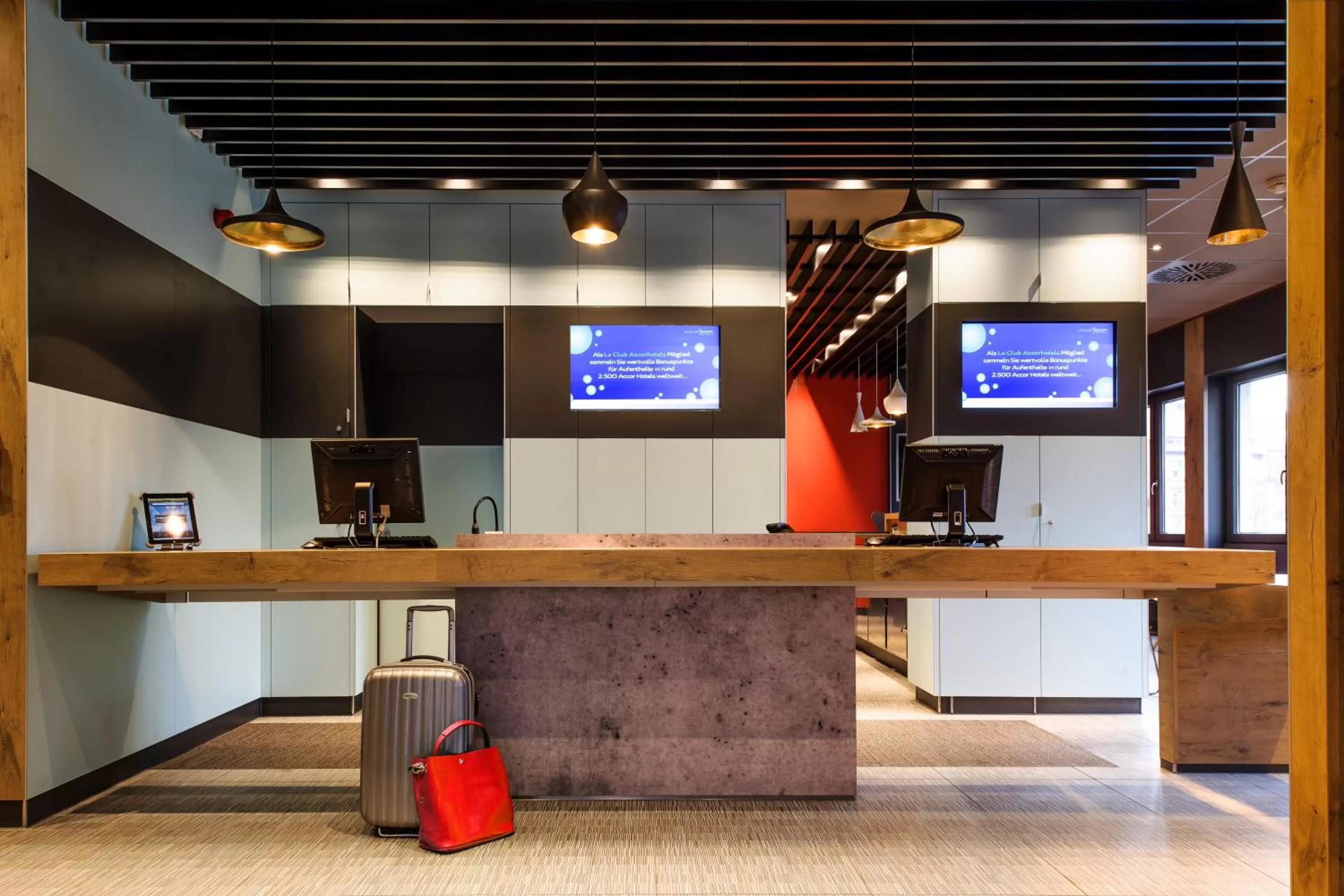 Lobby or reception in ibis Stuttgart Centrum