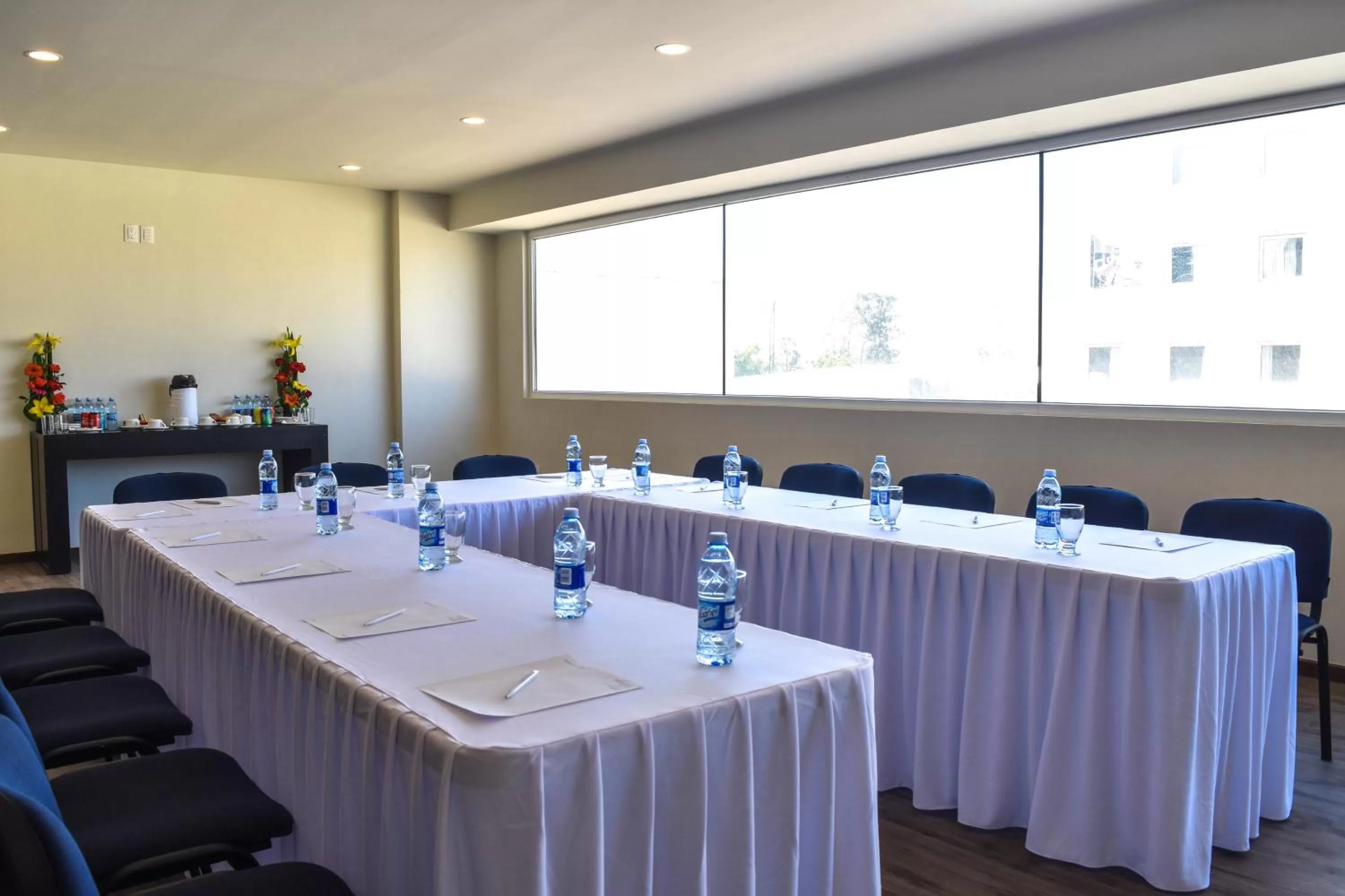 Meeting/conference room in Crown Victoria Hotel