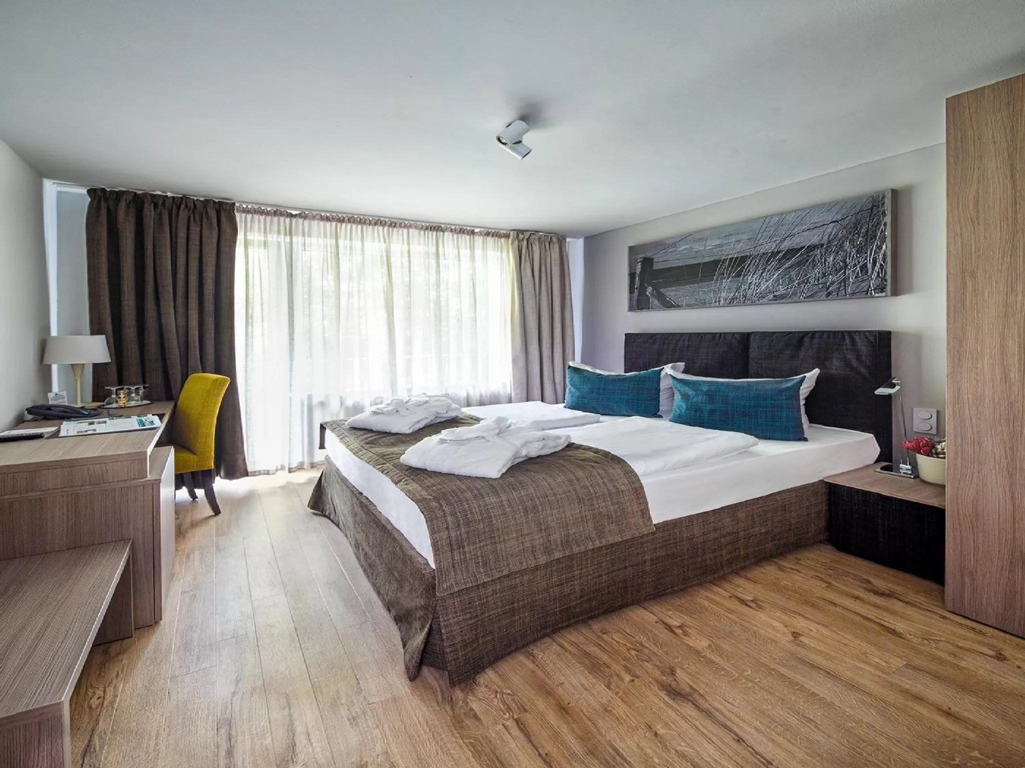 Photo of the whole room, Bed in Art Hotel Aachen