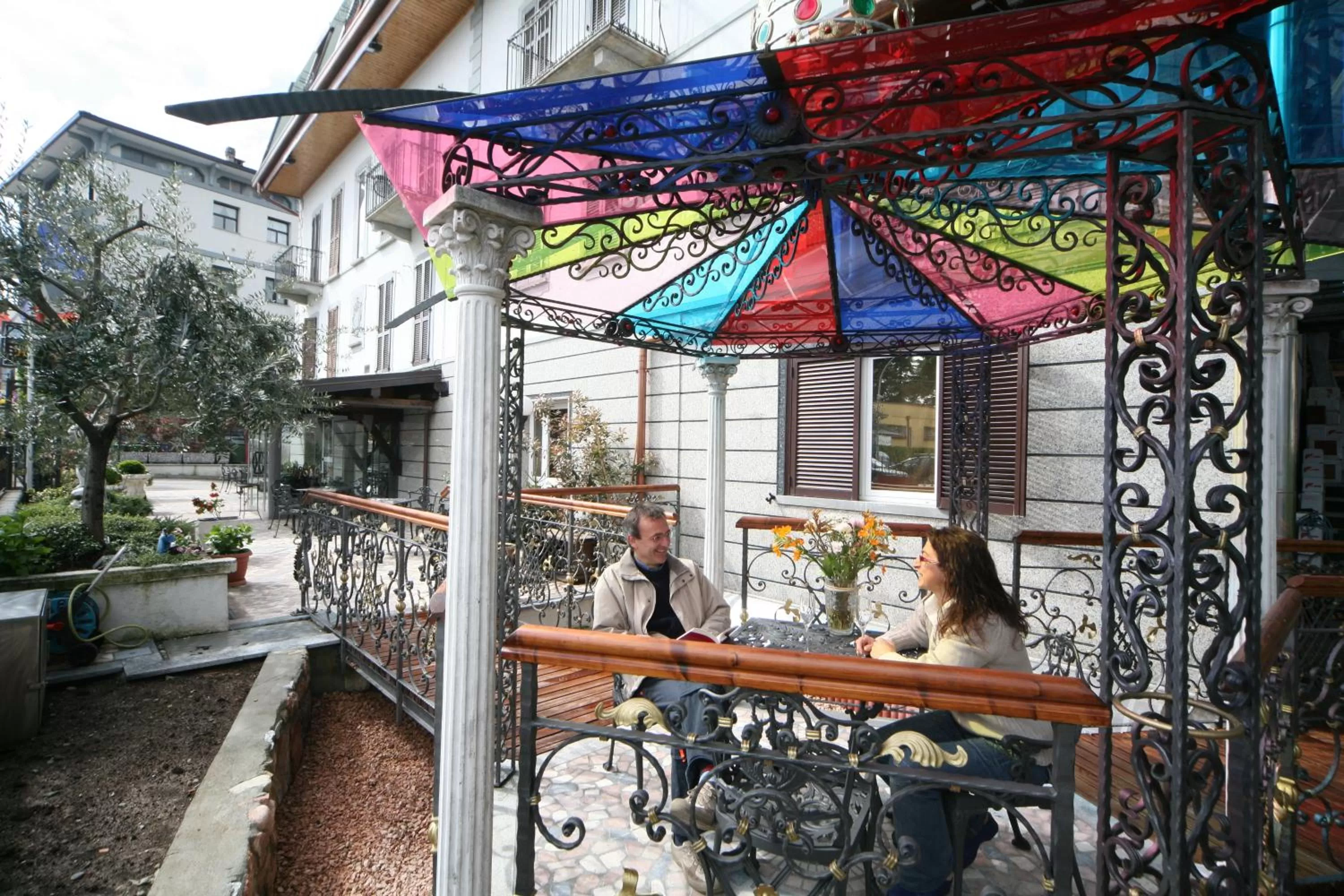 Patio in Hotel Ungheria Varese 1946