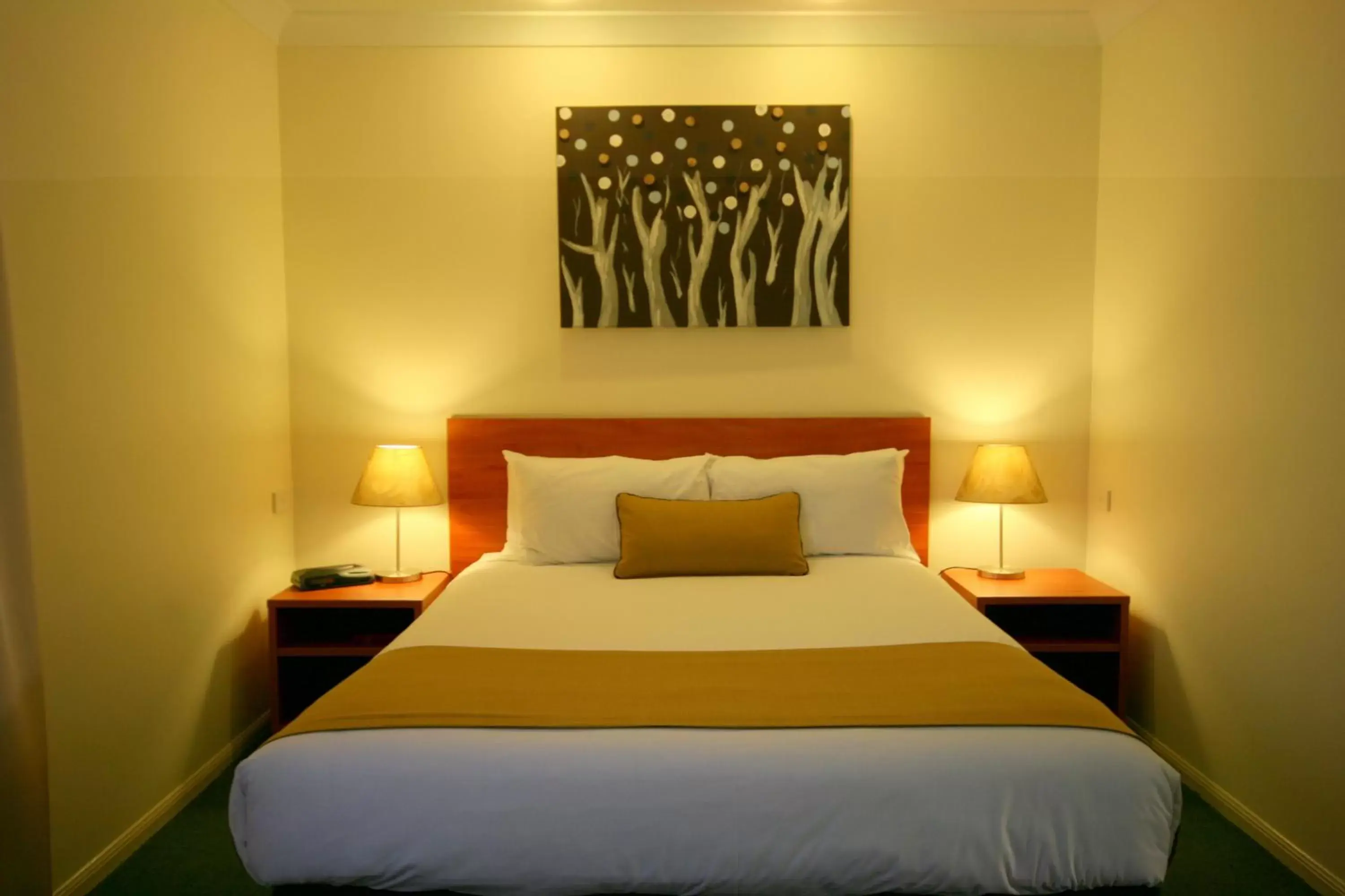 Bedroom, Bed in Best Western Tuscany on Tor Motor Inn