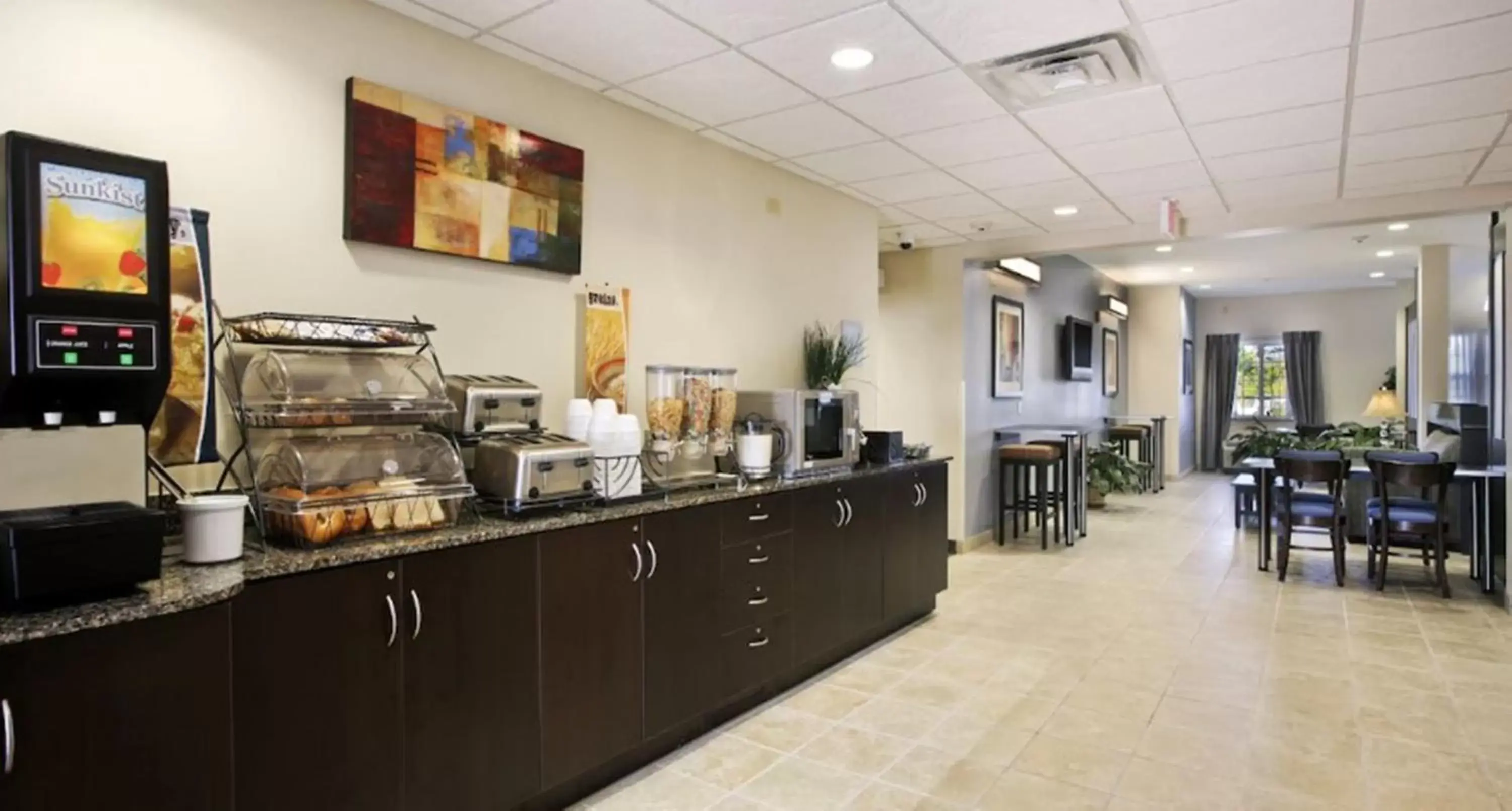 Breakfast, Restaurant/Places to Eat in Microtel Inn and Suites Baton Rouge Airport