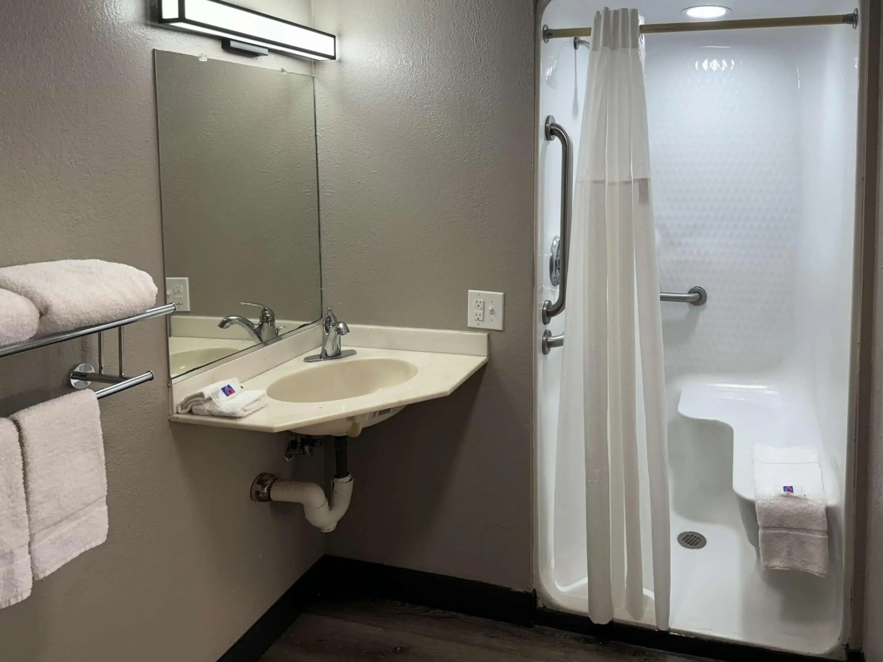 Bathroom in Motel 6-Bradenton, FL