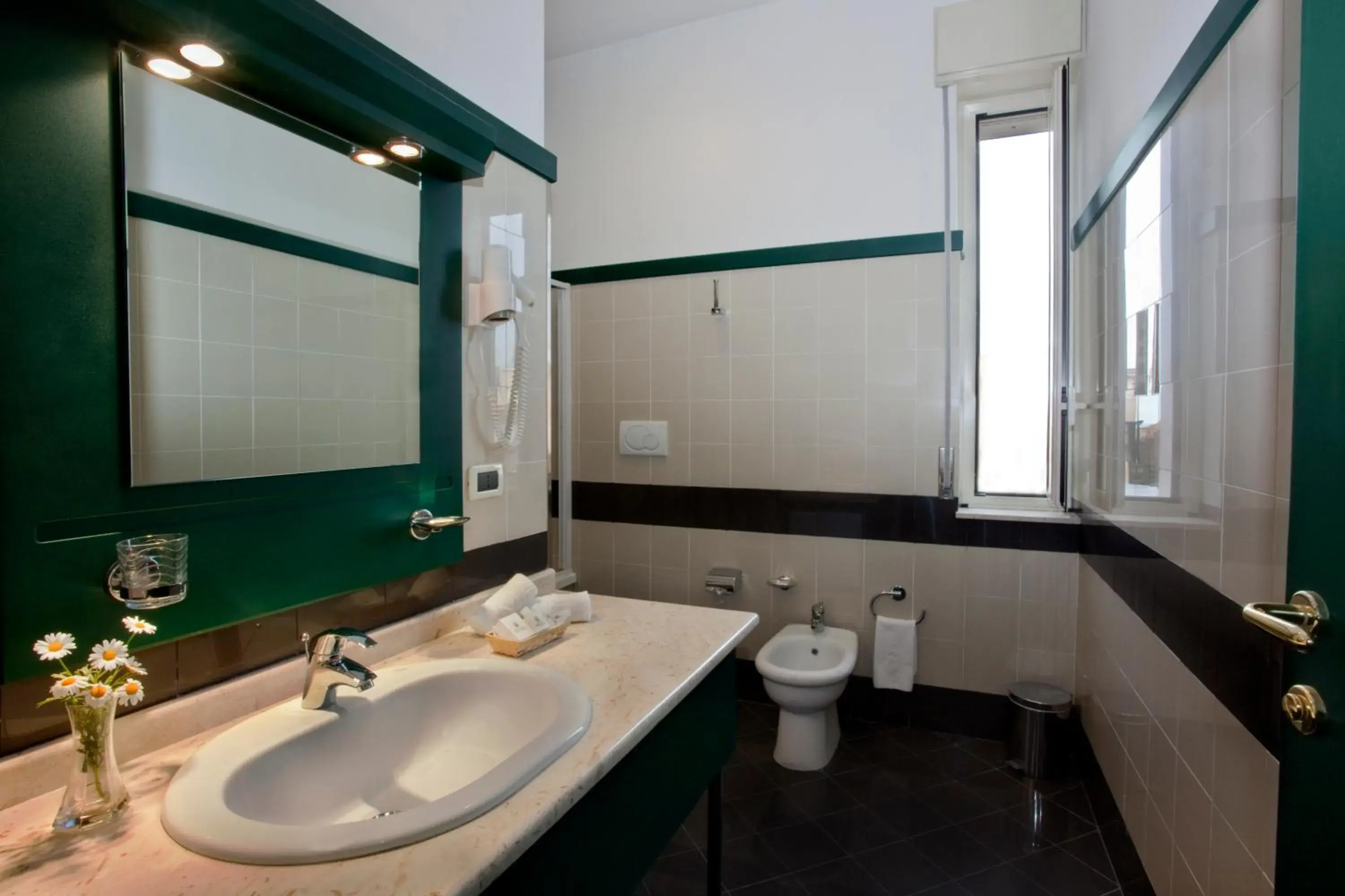 Toilet, Bathroom in Grande Albergo Maugeri