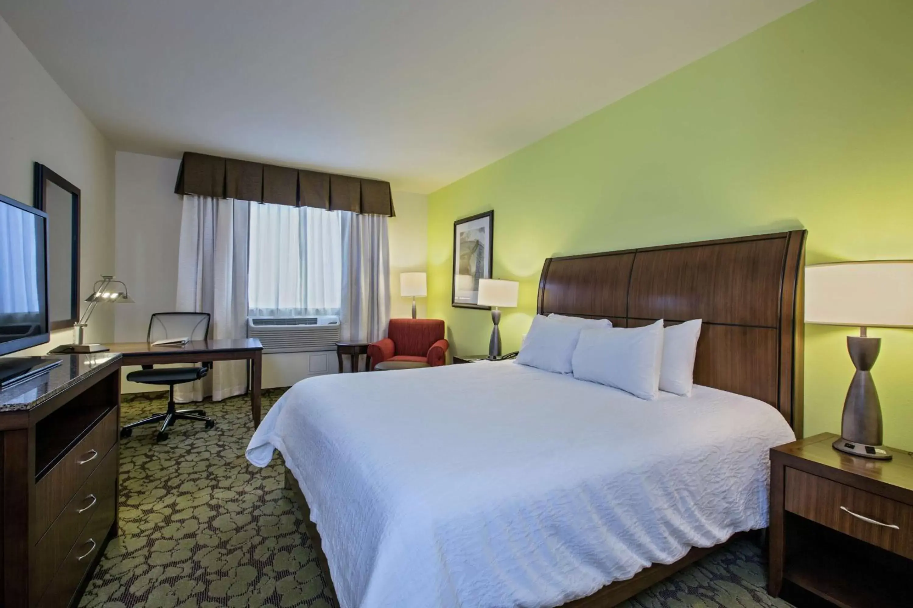 Bedroom, Bed in Hilton Garden Inn Lincoln Downtown/Haymarket