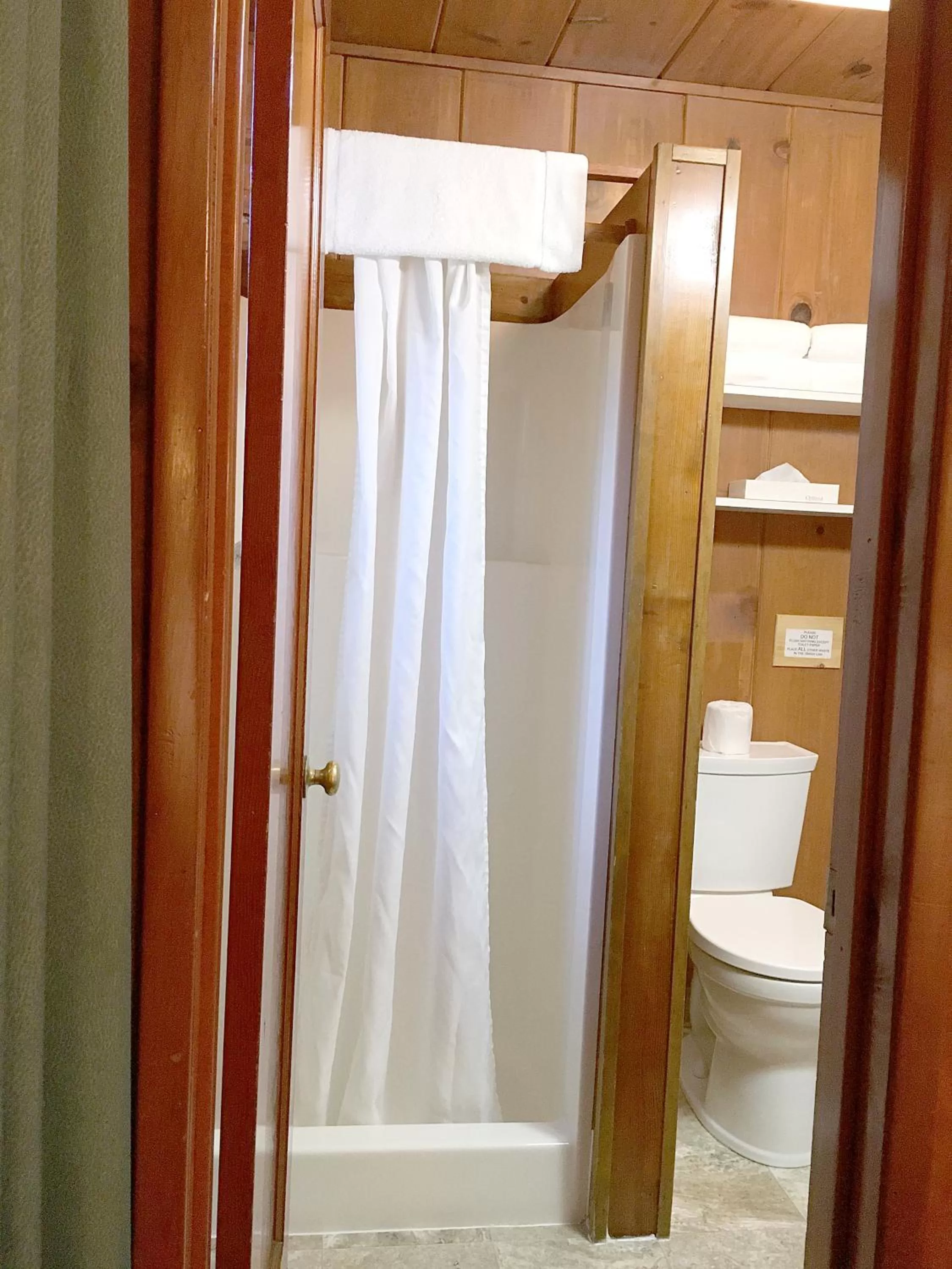 Shower in Park Motel and Cabins