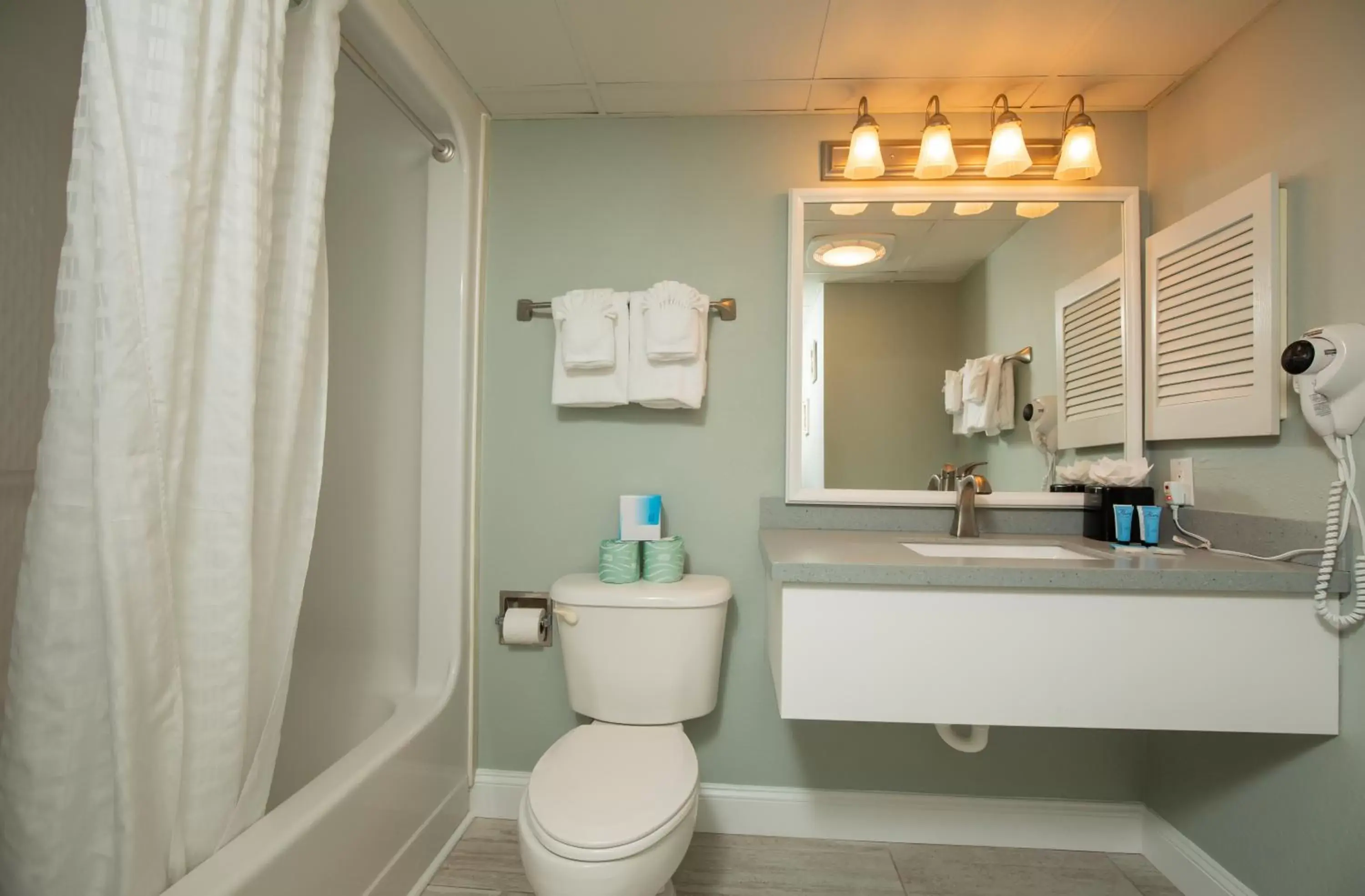 Bathroom in Grande Shores Ocean Resorts Condominiums