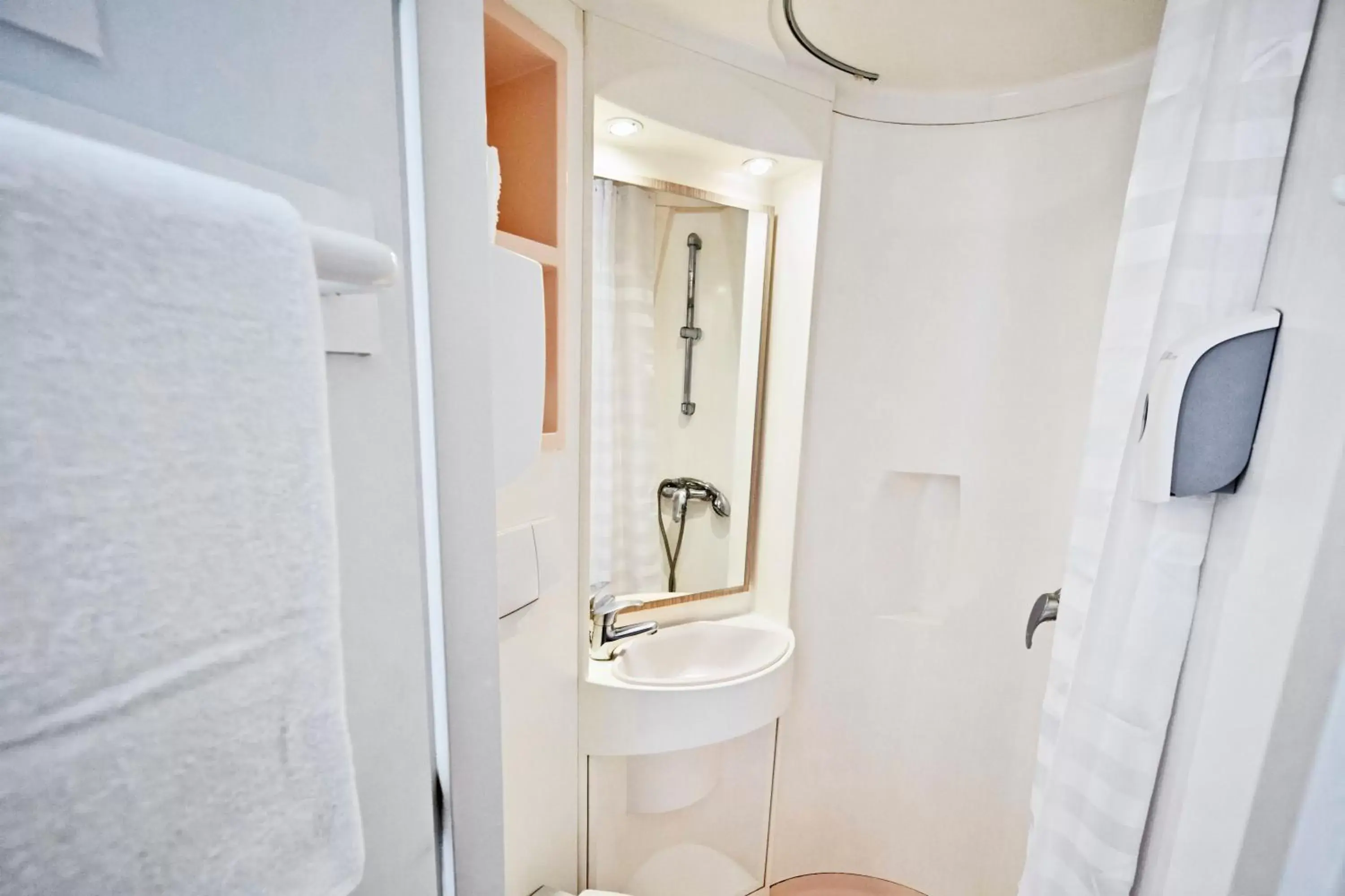 Shower, Bathroom in Premiere Classe Cergy Saint Christophe