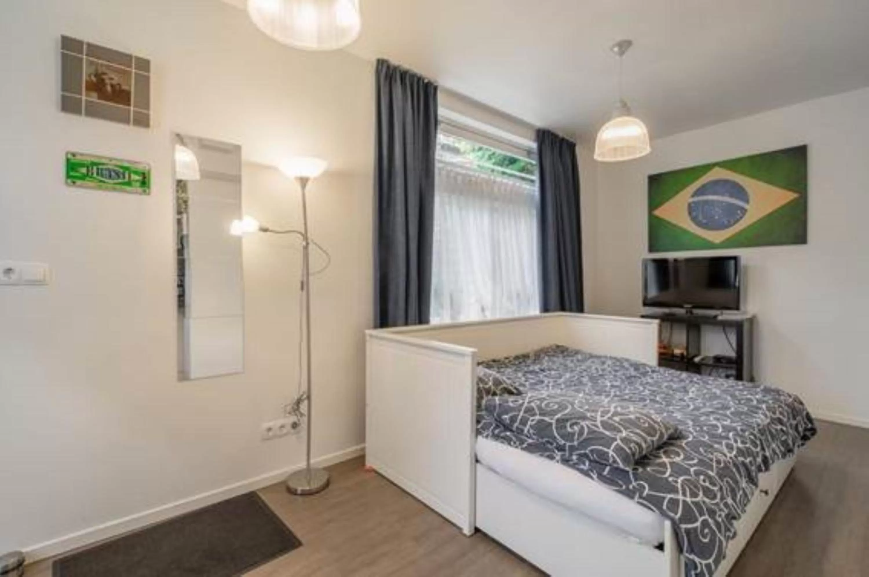 Living room, Bed in Bos en Lommer Hotel - Erasmus Park area