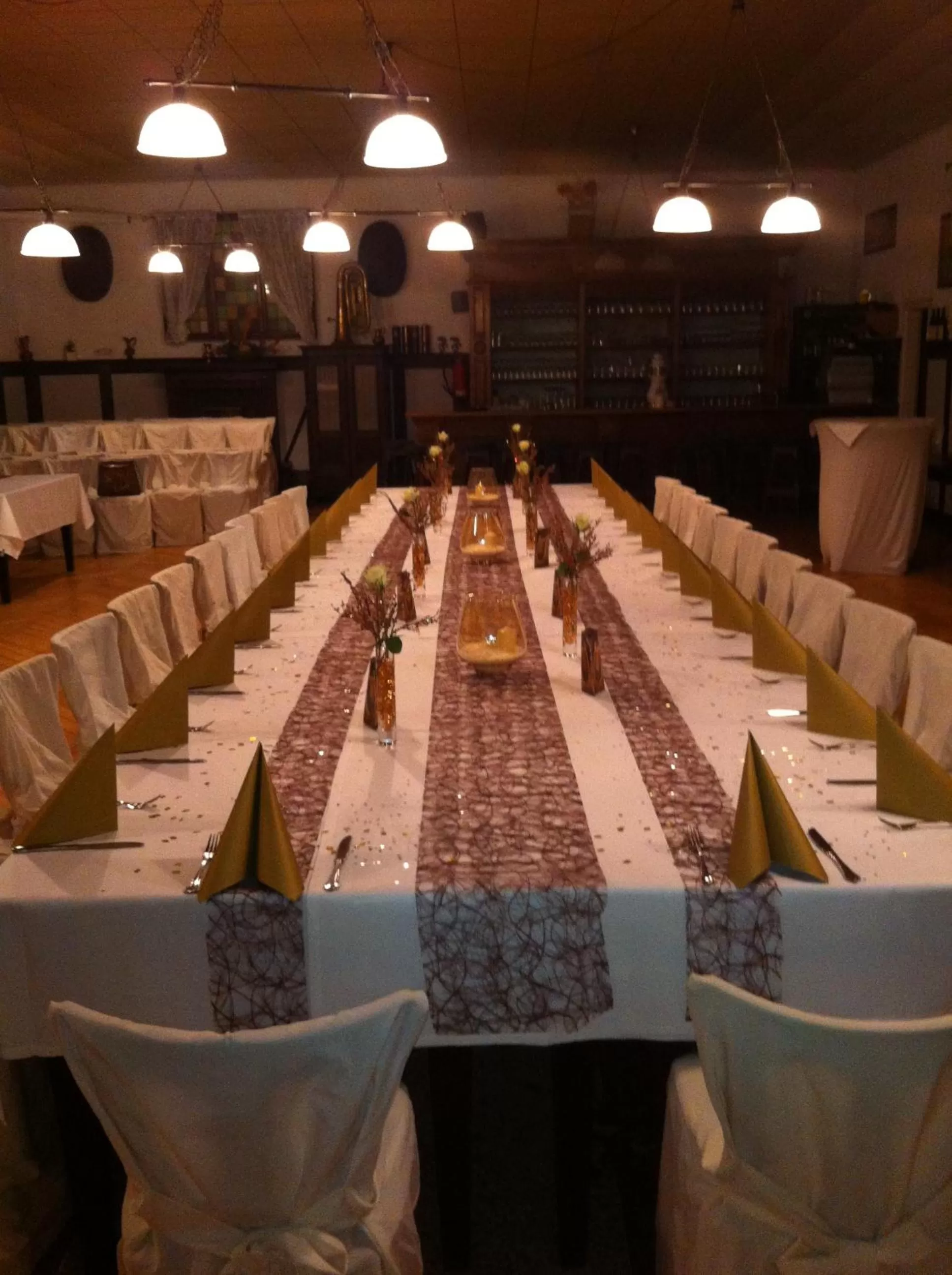 Restaurant/places to eat in Hotel Domhof