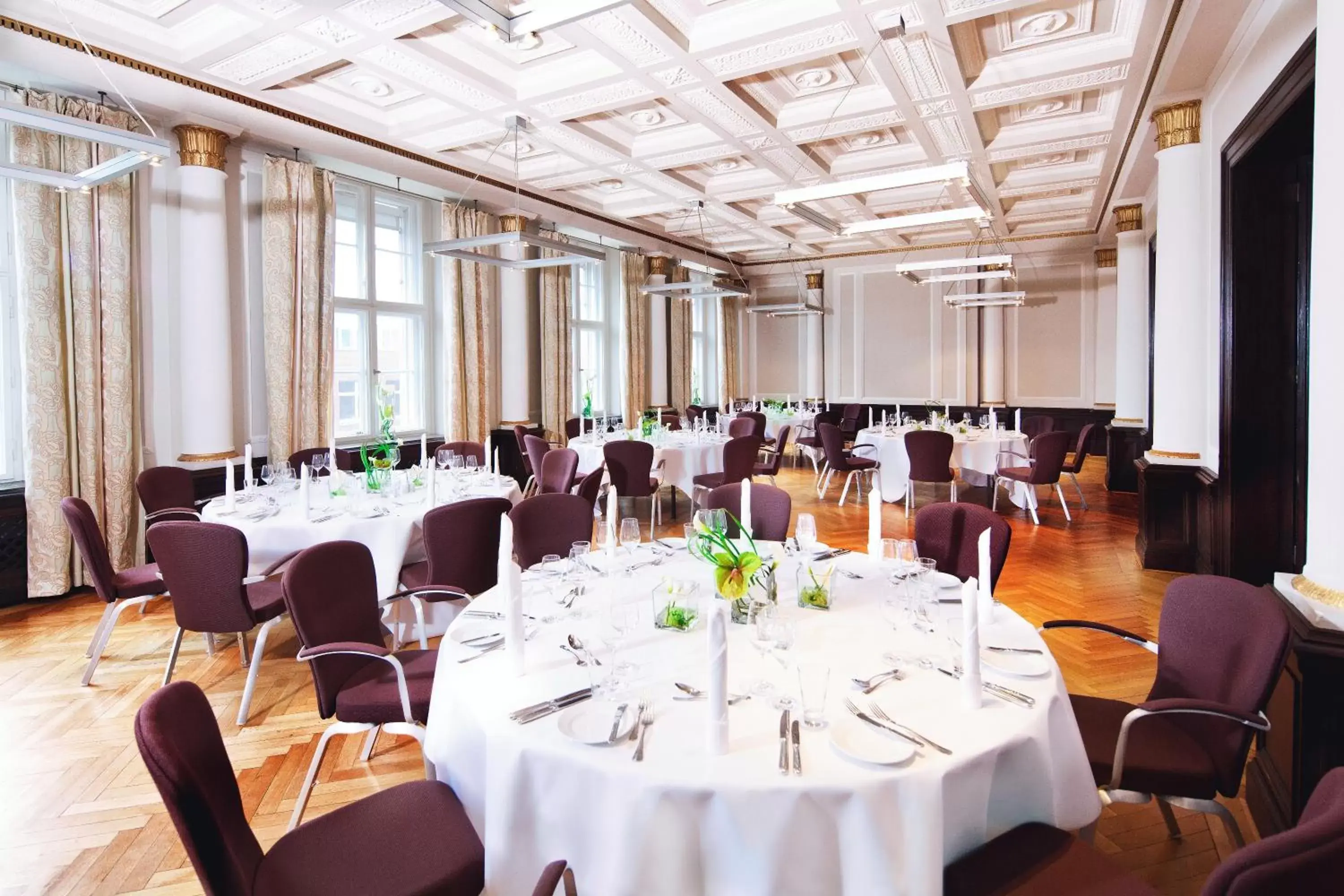 Restaurant/places to eat, Banquet Facilities in Mövenpick Hotel Berlin Am Potsdamer Platz