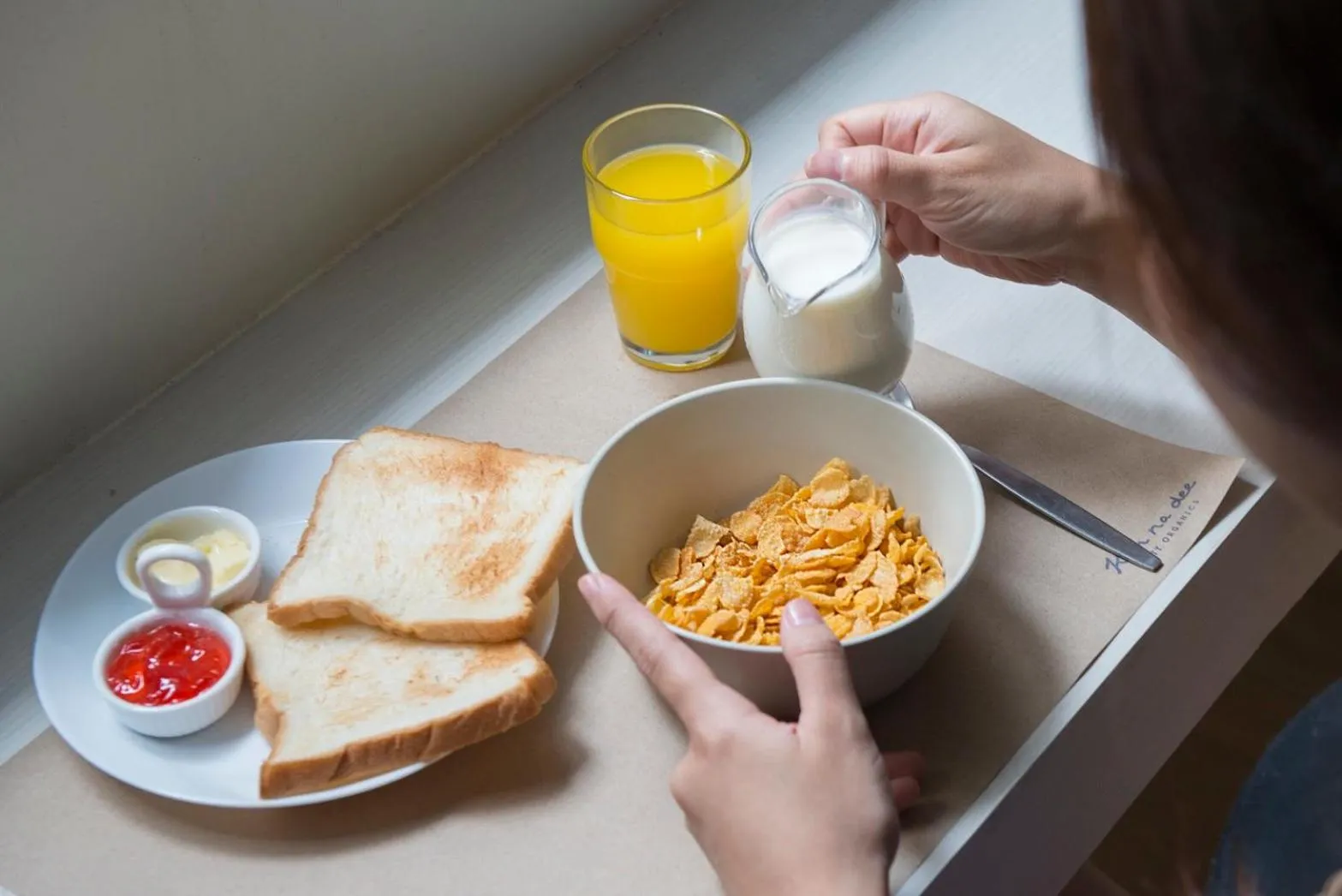 Breakfast in Kinnon Deluxe Hostel Coworking Cafe