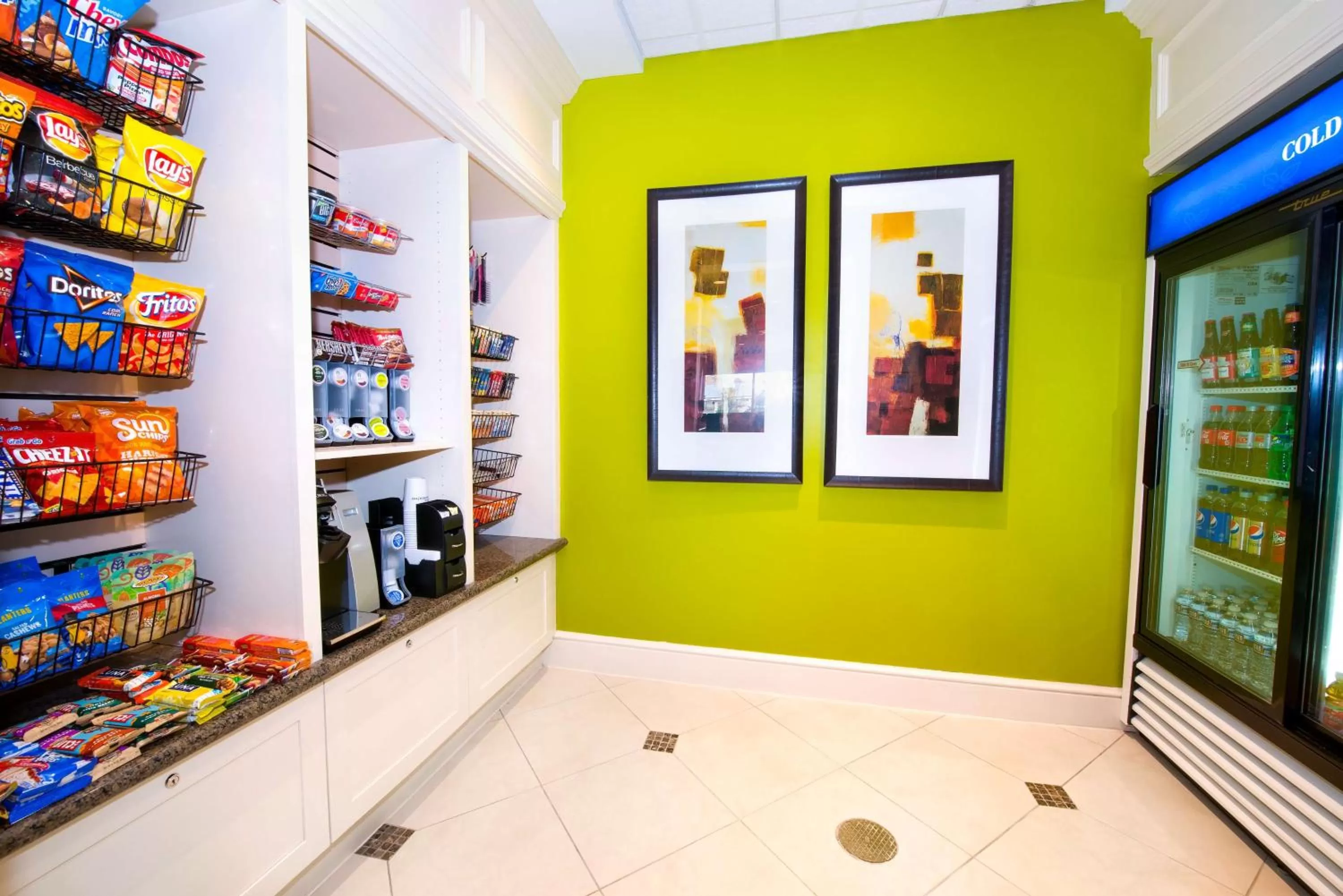 Restaurant/places to eat in Hilton Garden Inn Columbia/Northeast