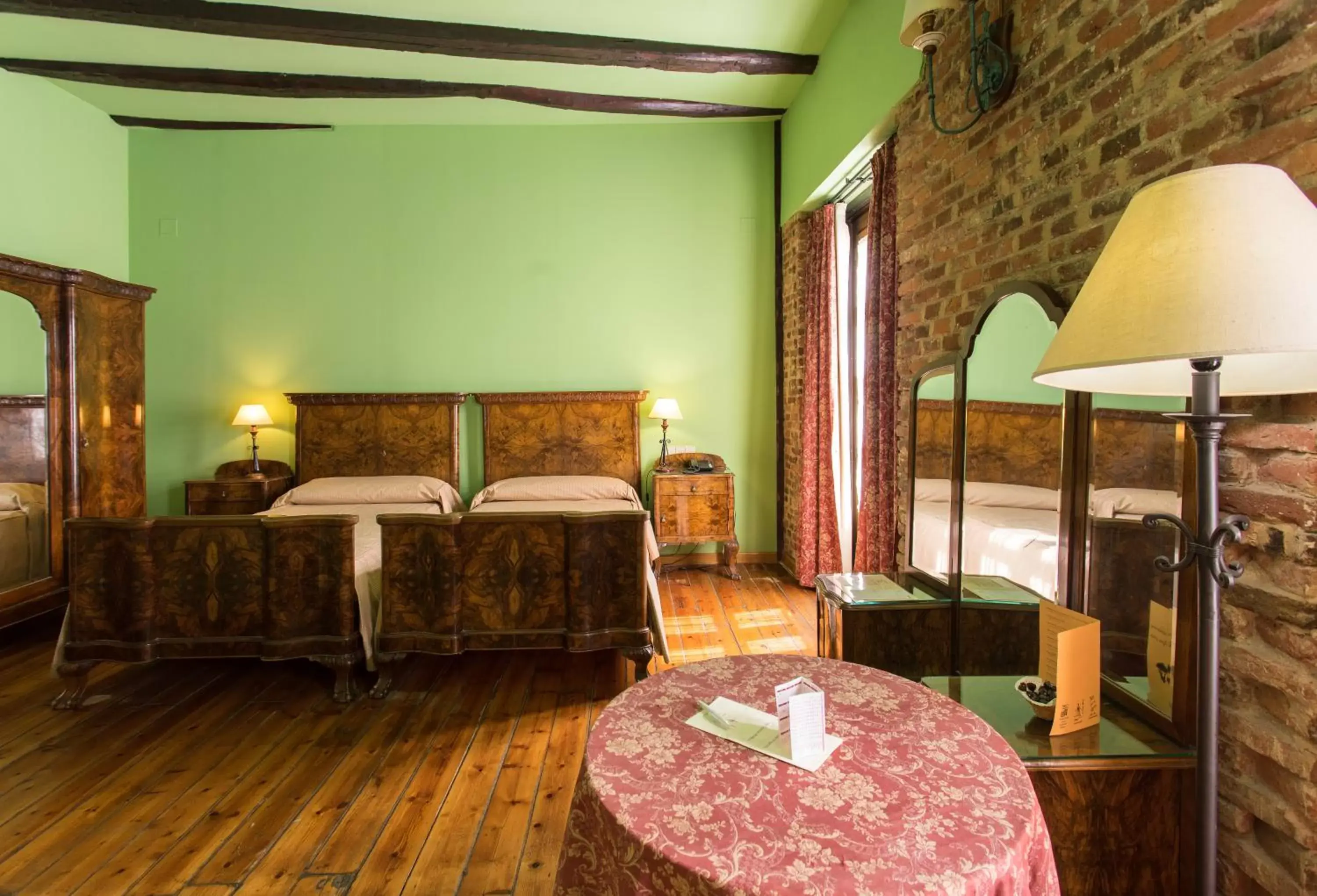 Photo of the whole room, Bed in Hotel La Posada Regia