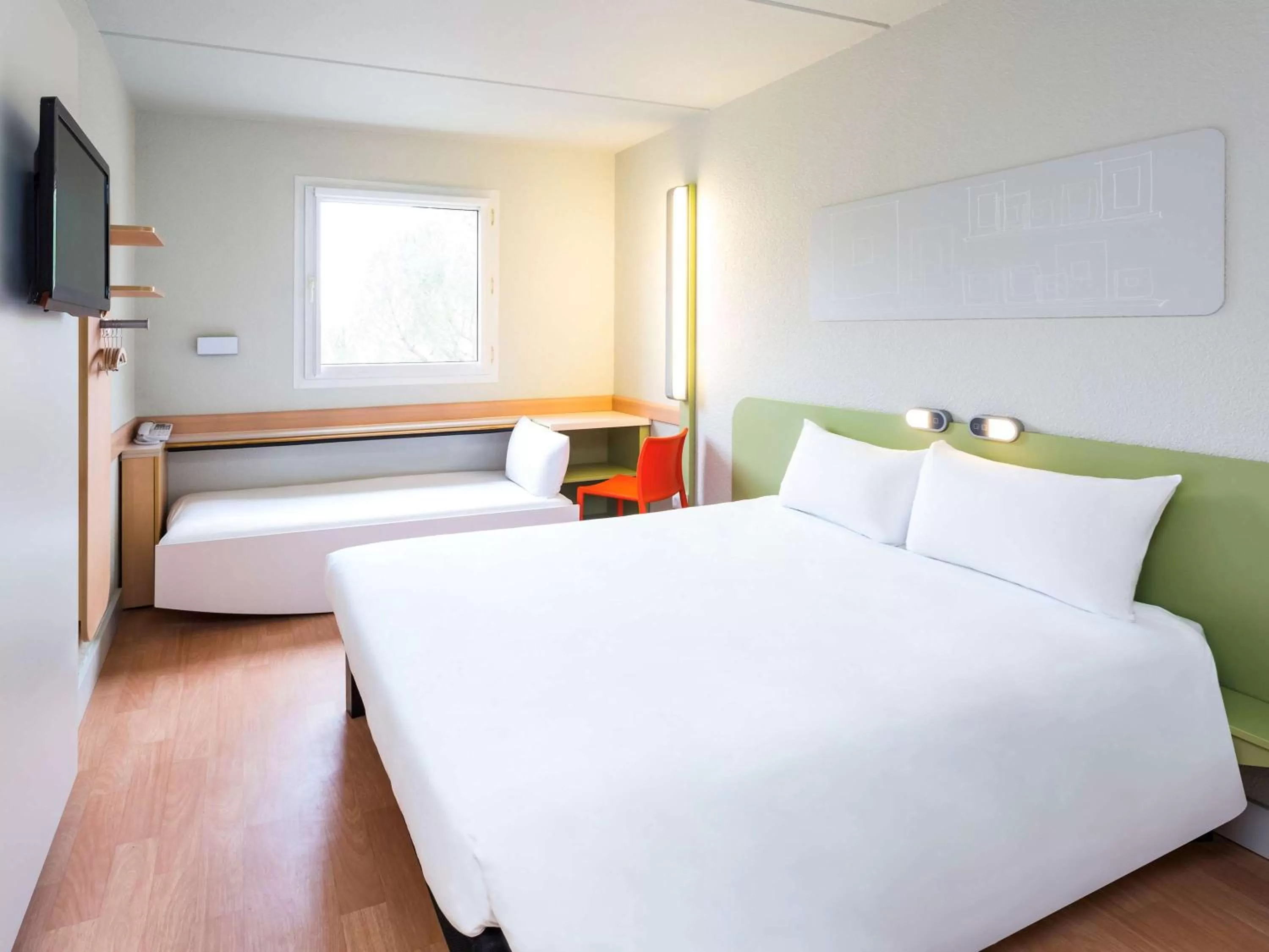 Double Room with Extra Bed in Ibis Budget Barcelona Sant Andreu De La Barca