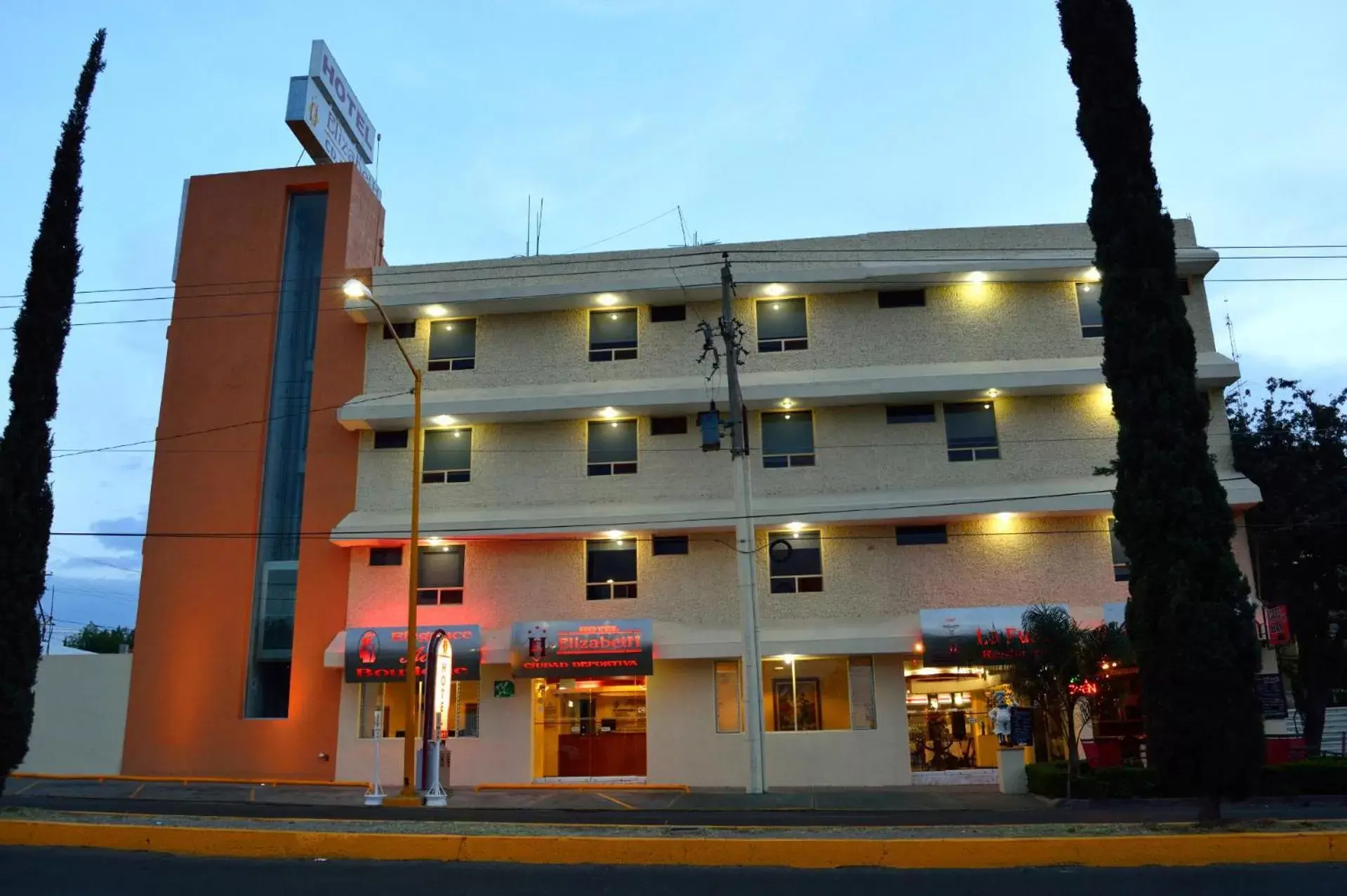 Property Building in Hotel Elizabeth Ciudad Deportiva