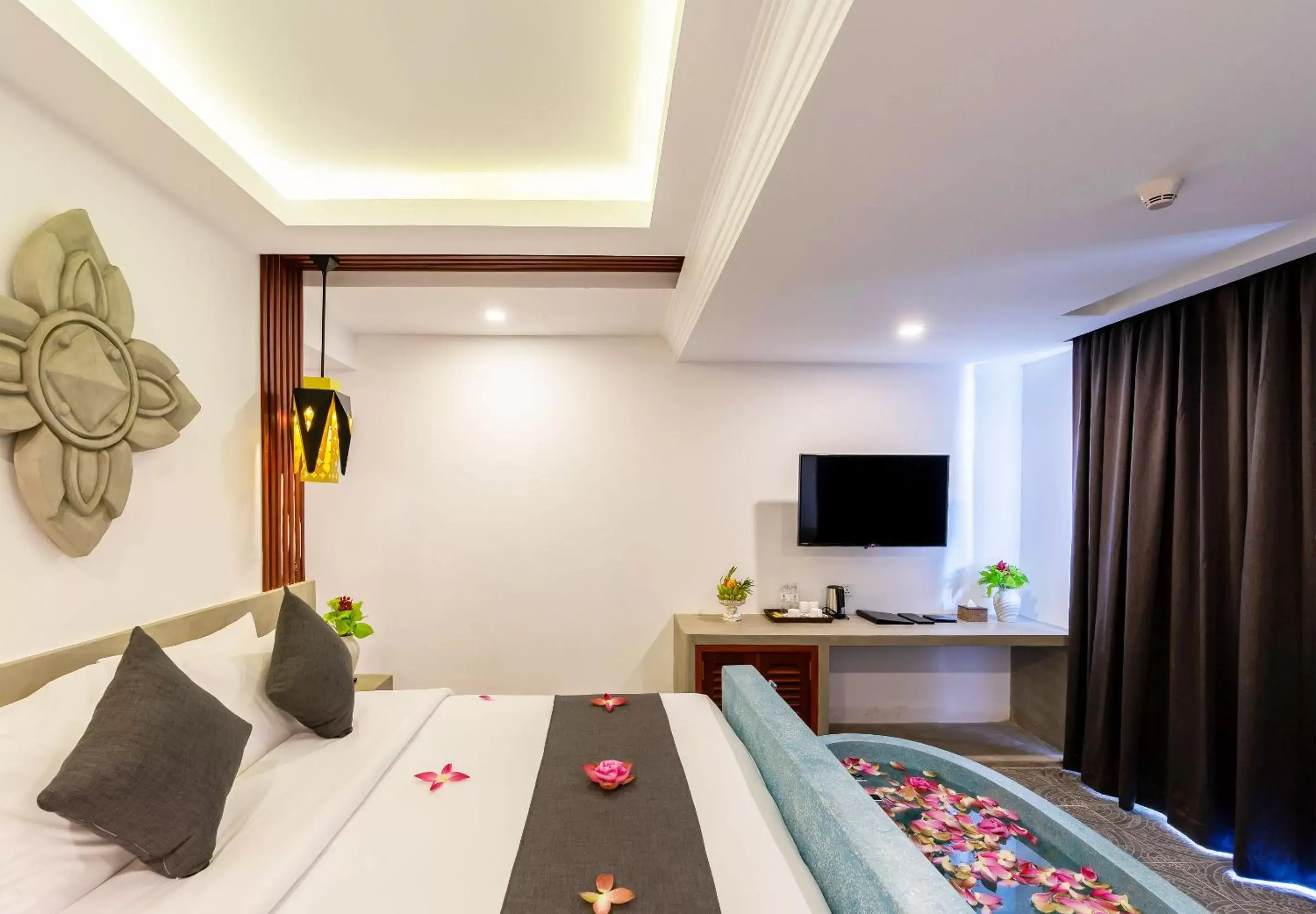TV and multimedia, Bed in Khmer Mansion Residence