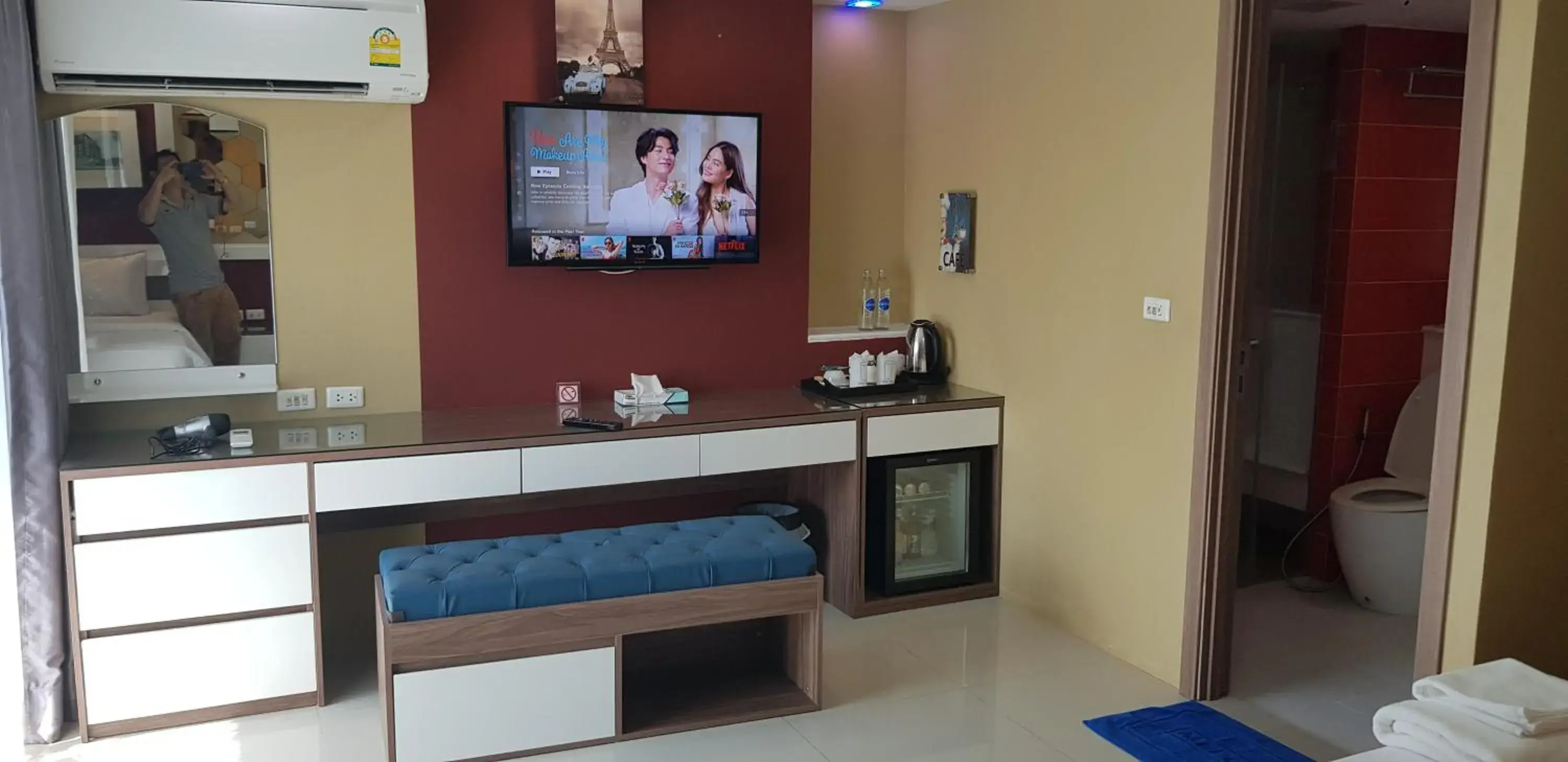 TV/Entertainment Center in BlueTel Re'sidencE Bangkok IMPACT- 1 Time Drop-Off Service to IMPACT