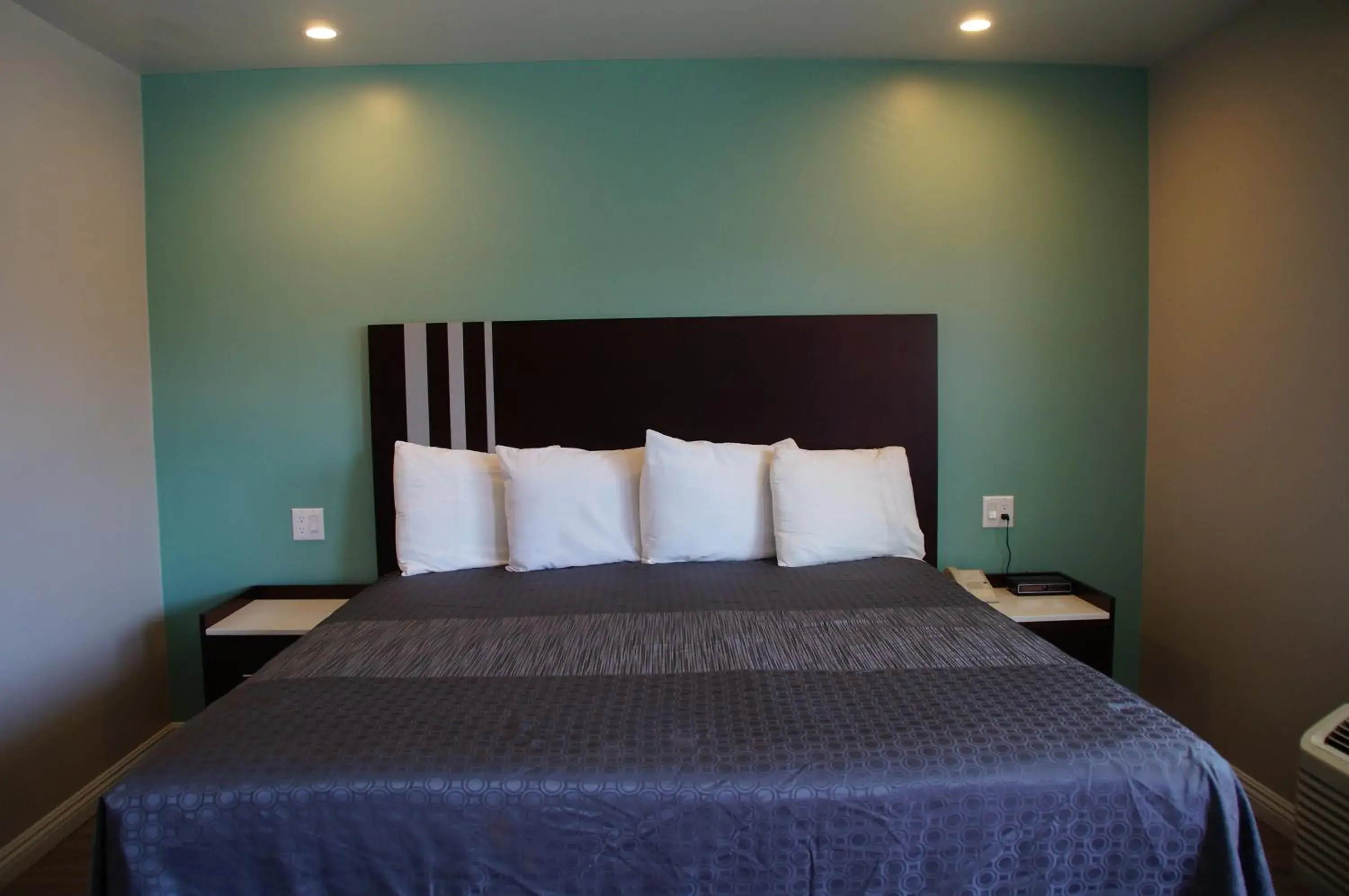 Bed in Beach Inn Bed in Beach Inn