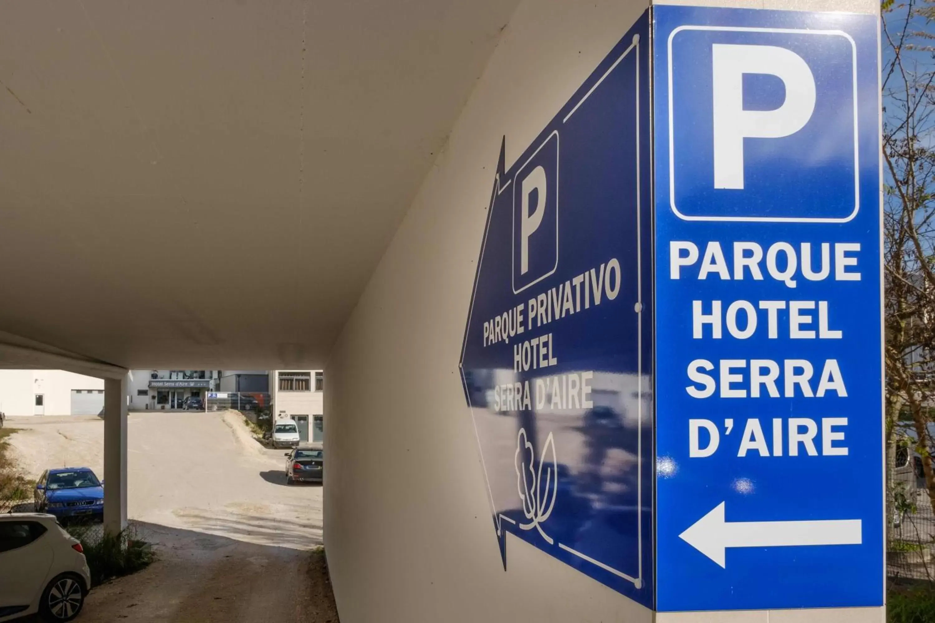 Parking in Hotel Serra d'Aire - Boutique Hotel