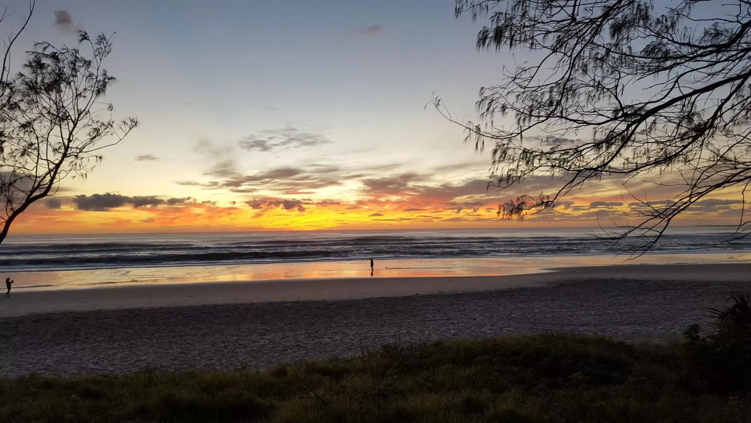 Beach in Outrigger Burleigh