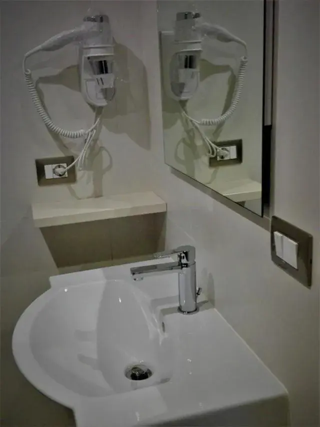 Bathroom in Hotel d'Aragona