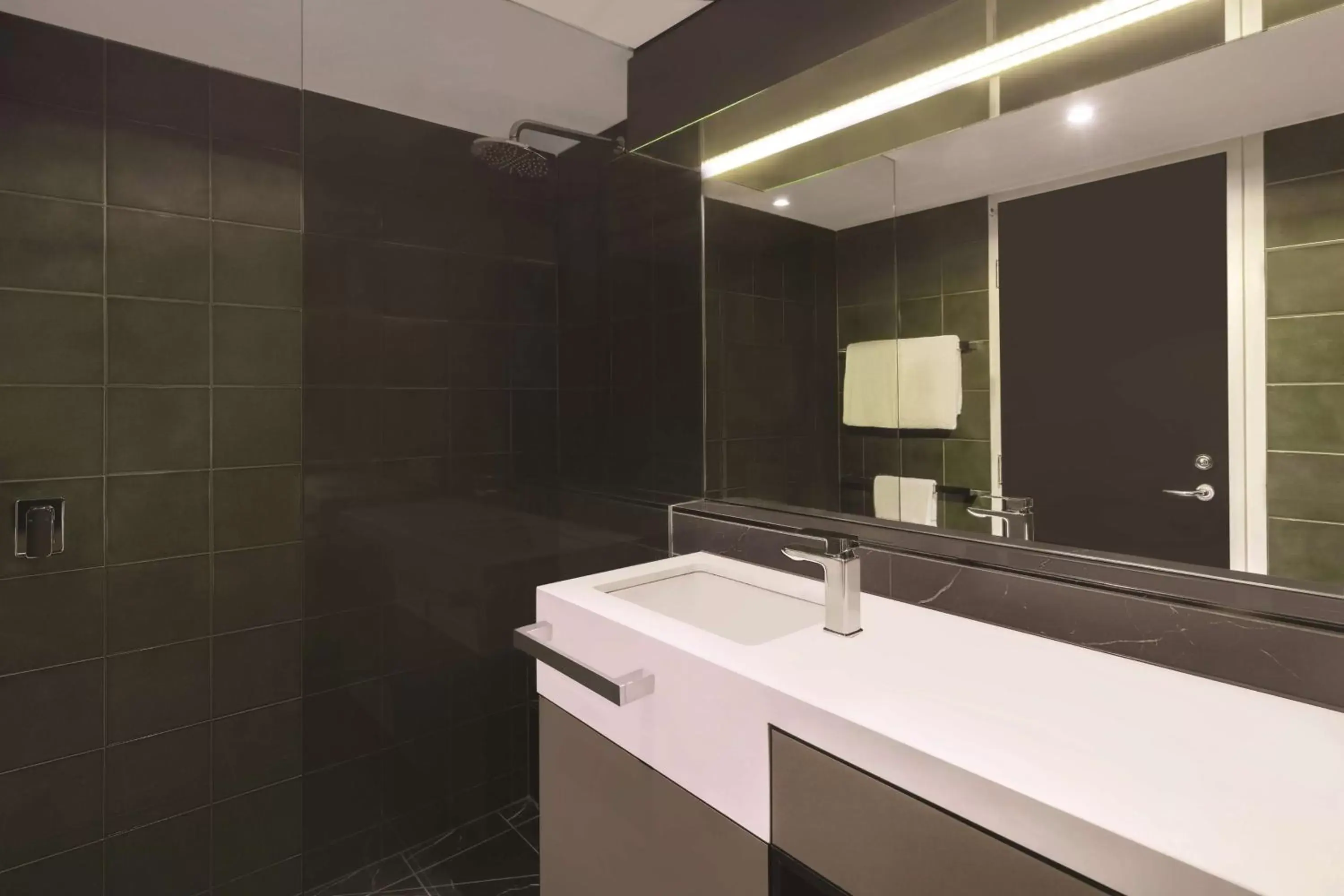 Shower, Bathroom in Adina Apartment Hotel Melbourne