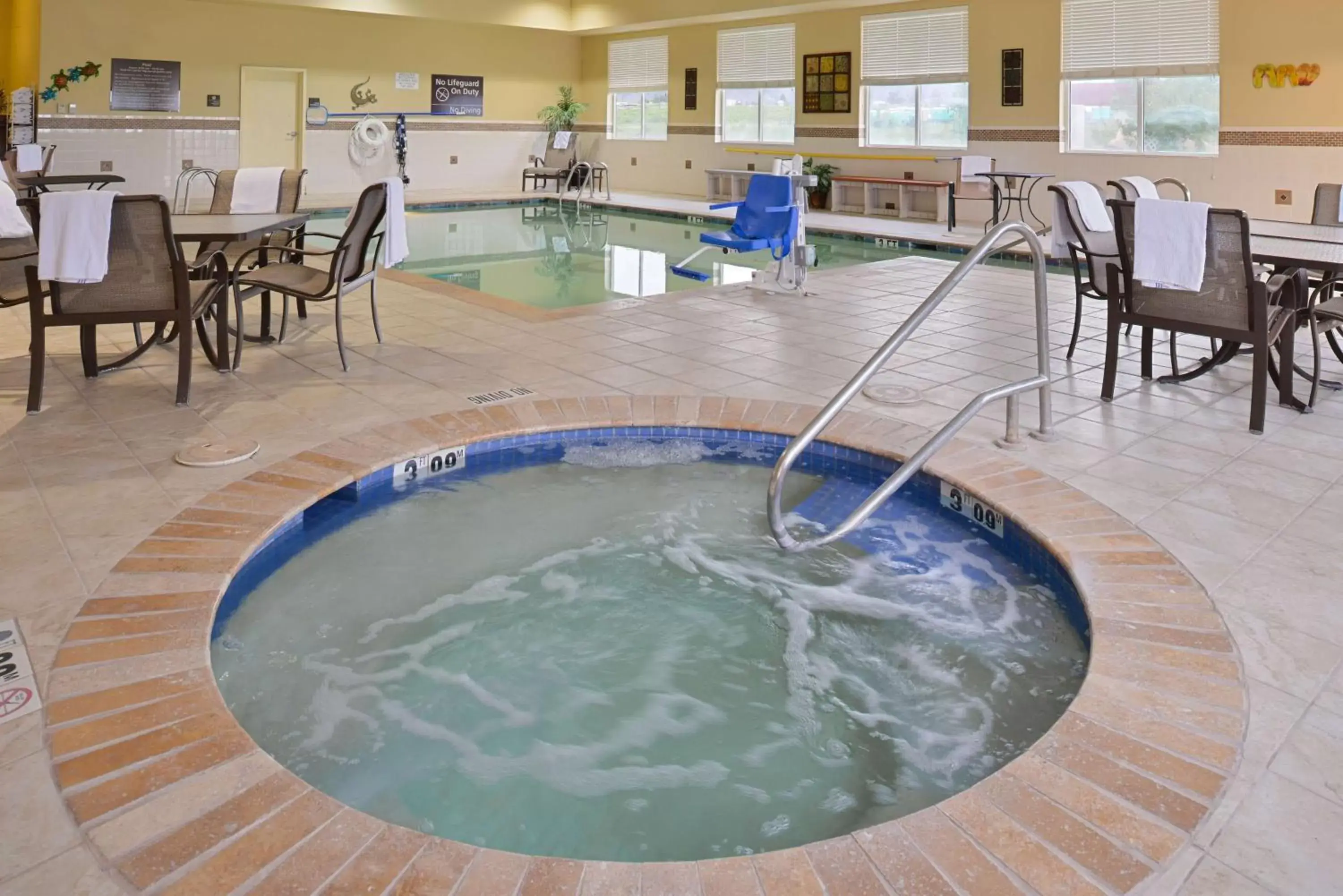 Pool view, Swimming Pool in Hampton Inn Alpine