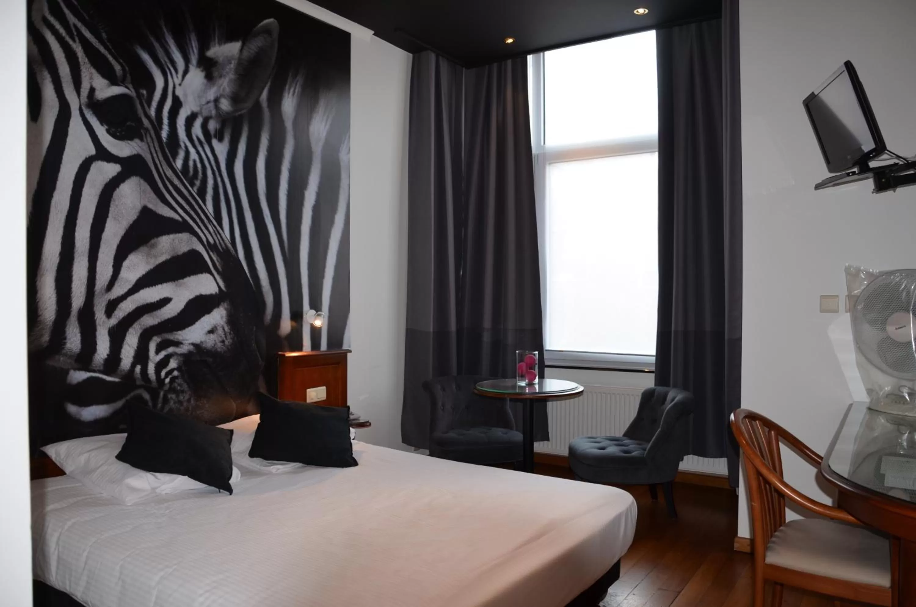 Day, Bed in Hotel Le Cygne d'Argent