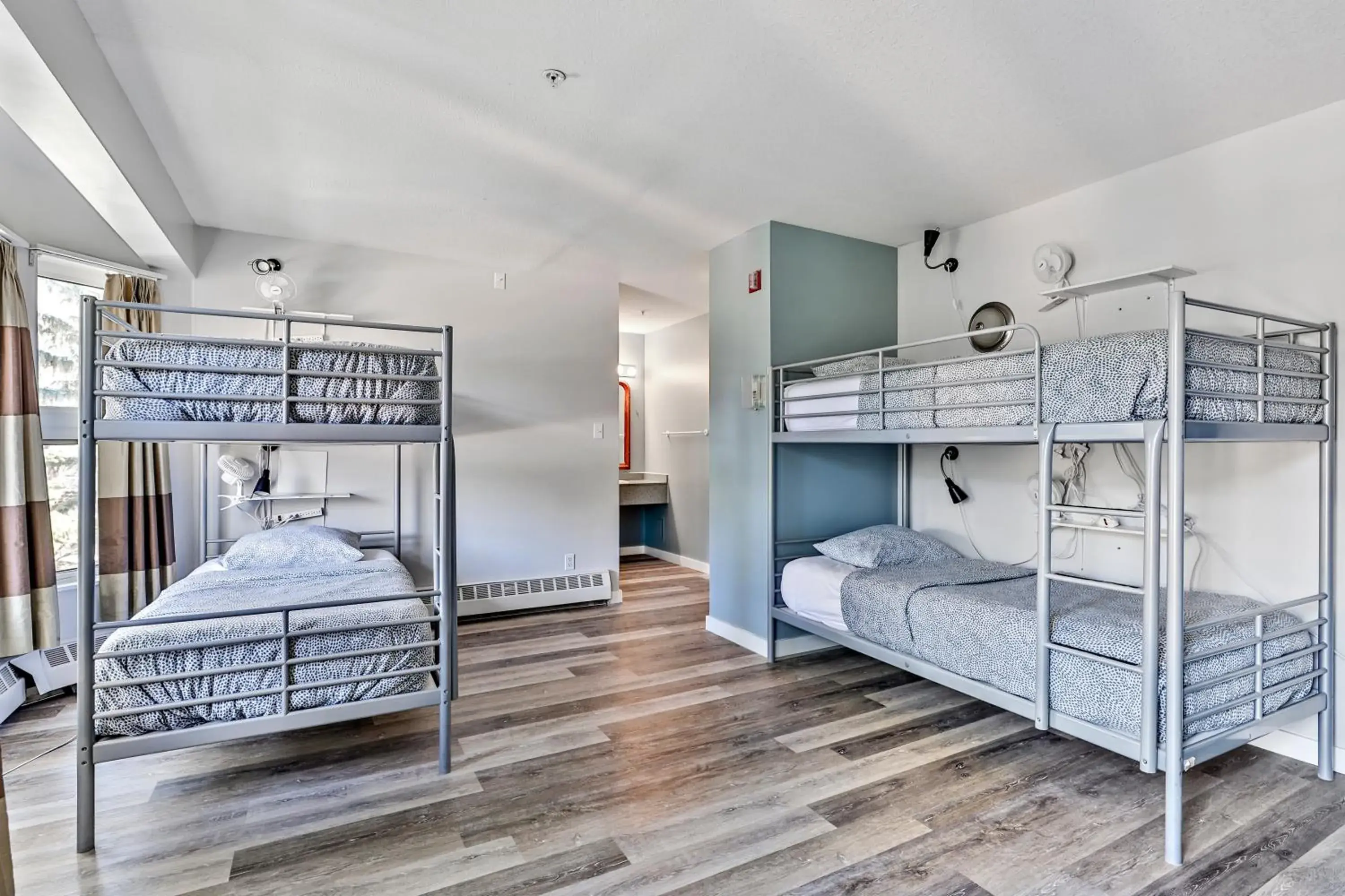 Bed, Bunk Bed in Samesun Banff Hostel