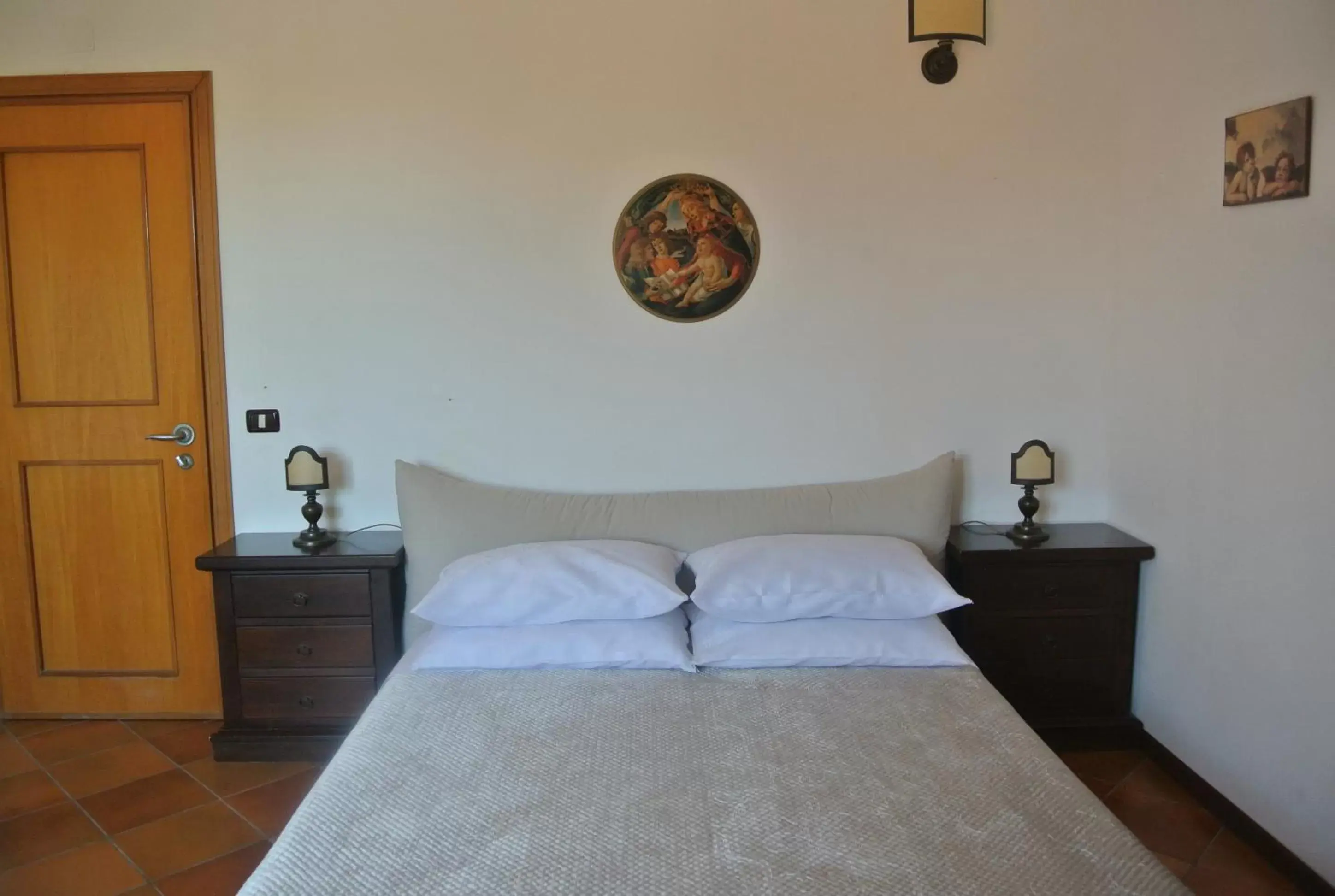 Bedroom, Bed in Villa Carlotta Resort