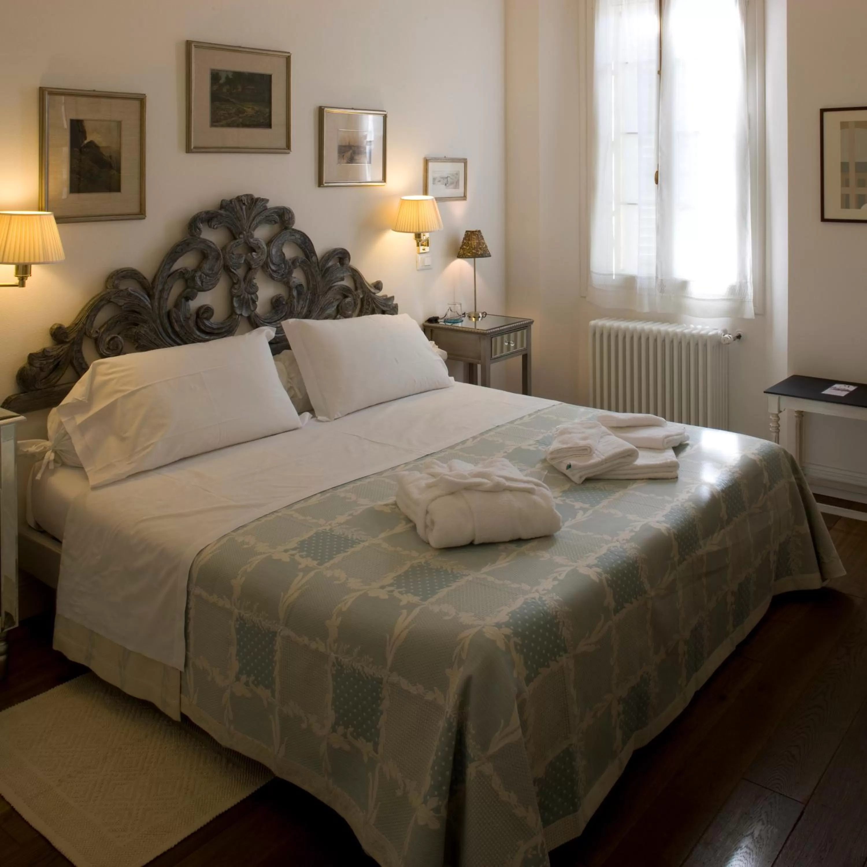 Bedroom, Bed in M Club De Luxe B&B