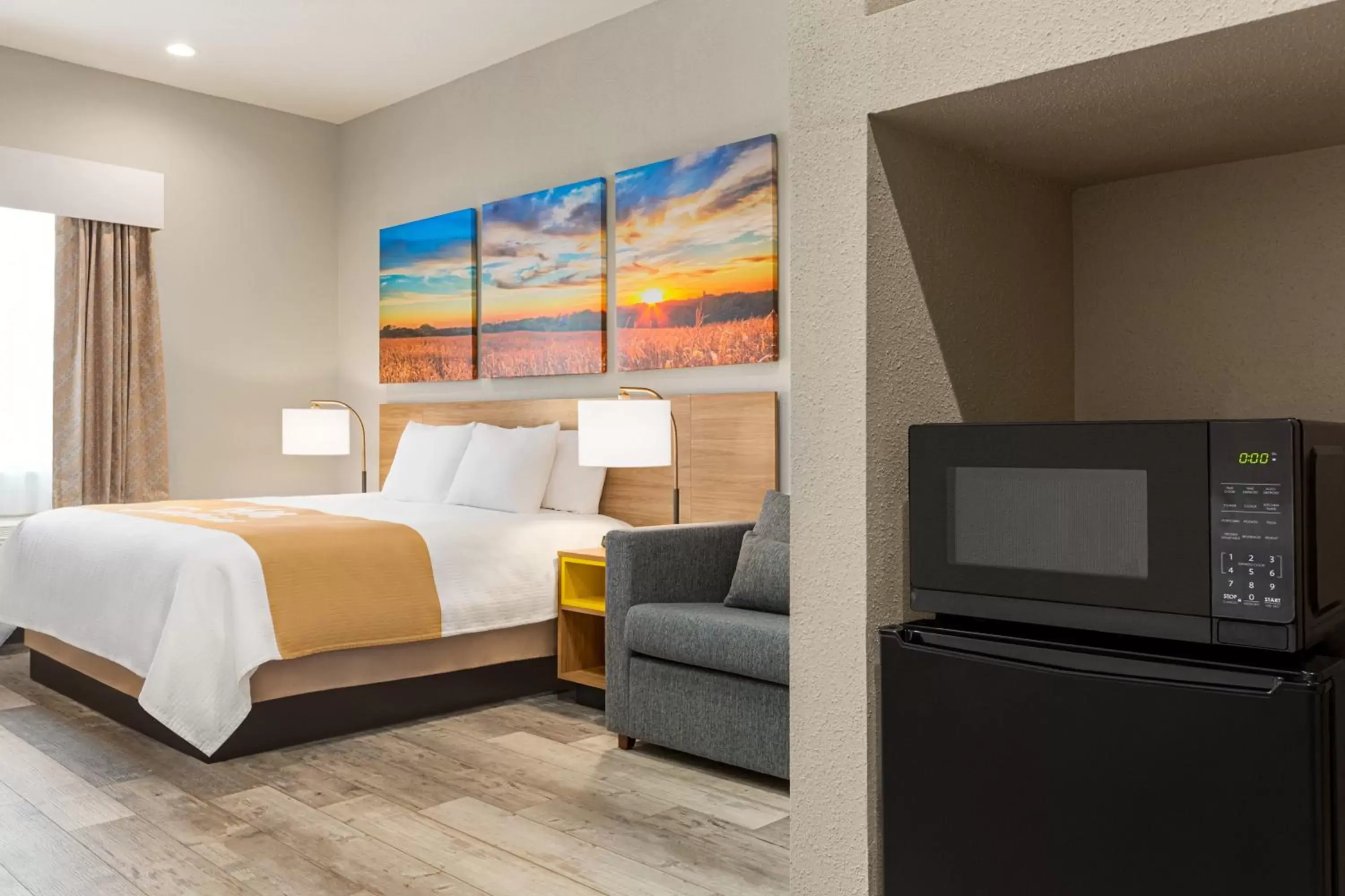 Bed in Days Inn & Suites by Wyndham Greater Tomball