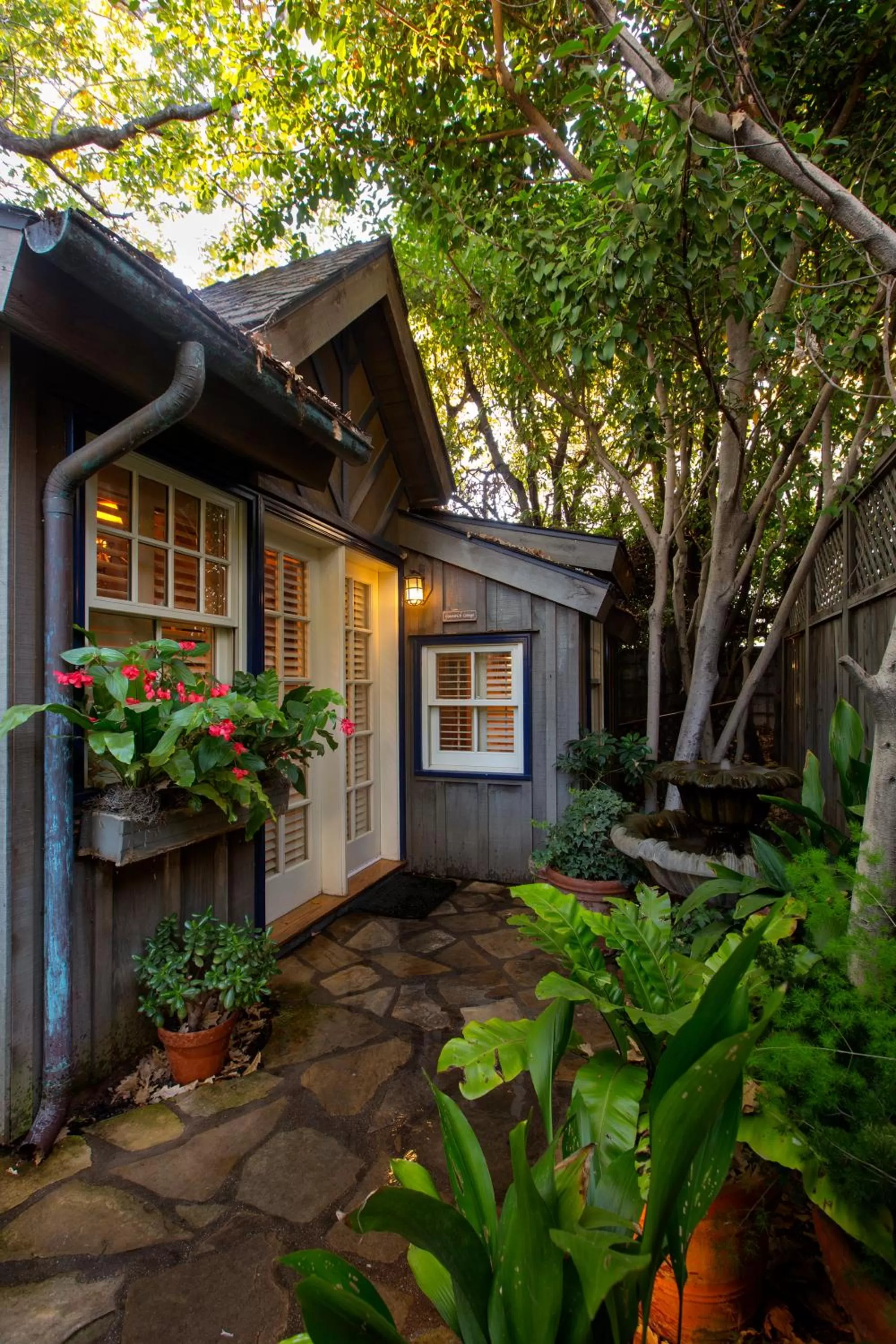 Property building in Simpson House Inn