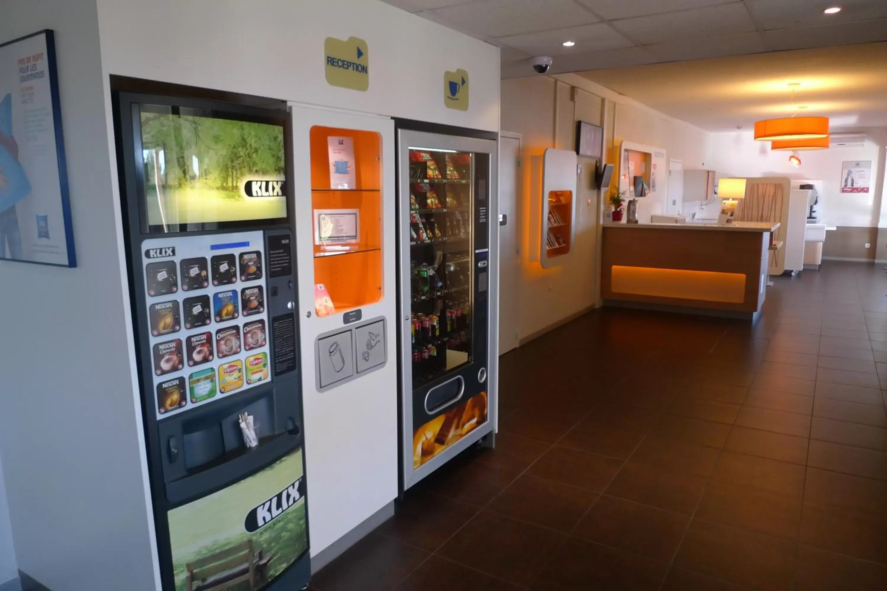 Lobby or reception in ibis budget Narbonne Sud A9/A61