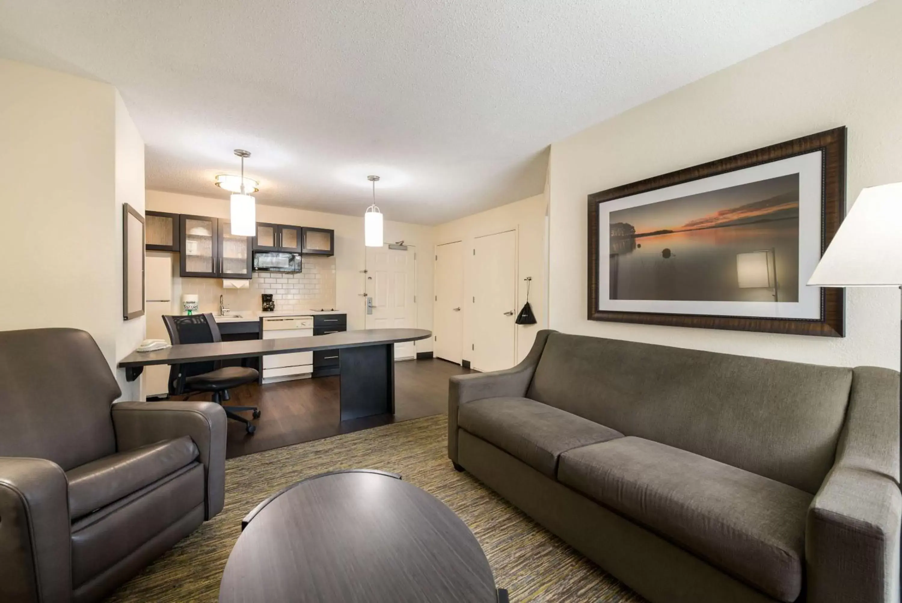 One-Bedroom Queen Suite with Roll-In Shower - Mobility Accessible in Sonesta Simply Suites Hampton One-Bedroom Queen Suite with Roll-In Shower - Mobility Accessible in Sonesta Simply Suites Hampton