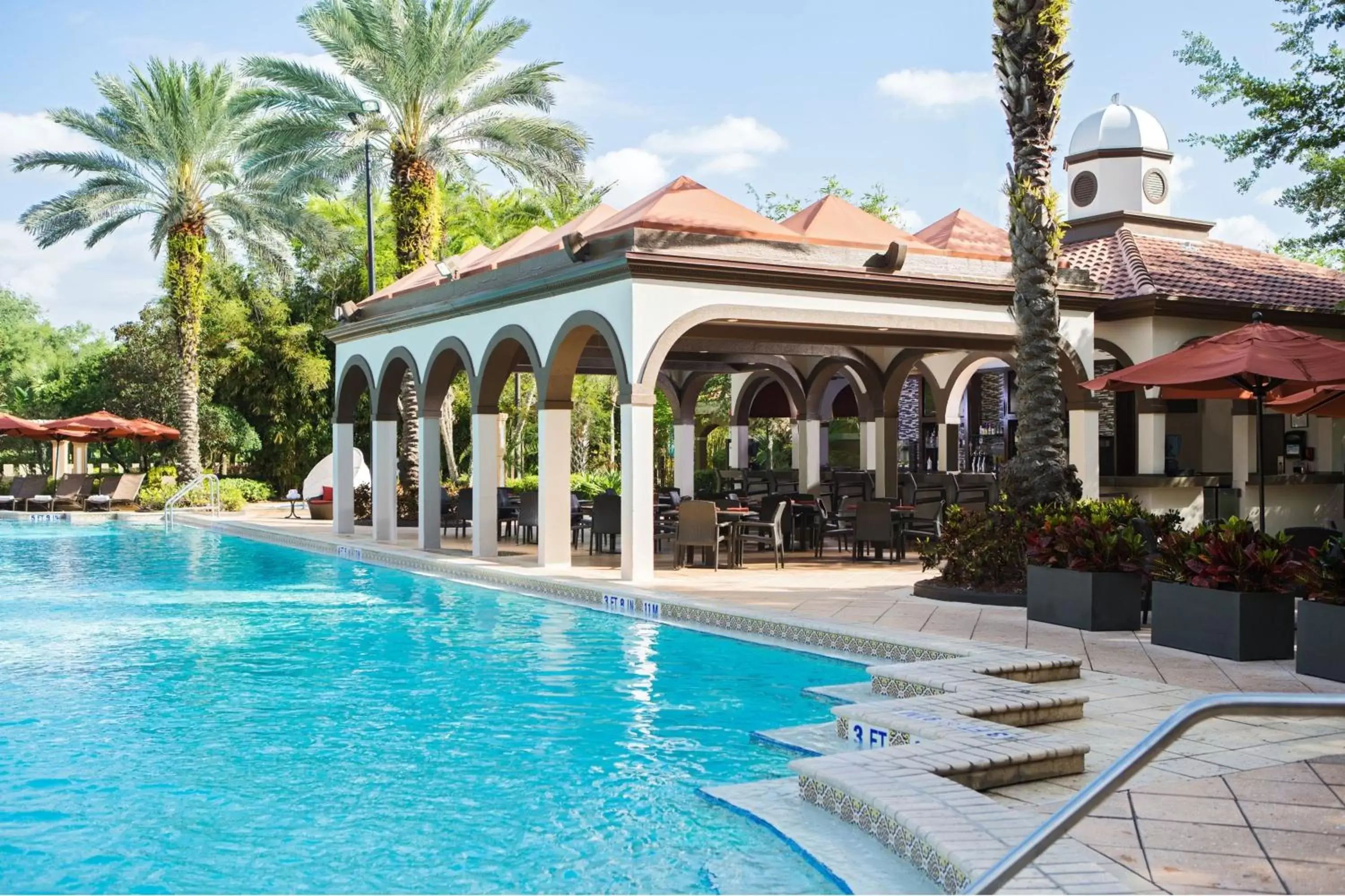 Swimming Pool in Renaissance Orlando at SeaWorld®