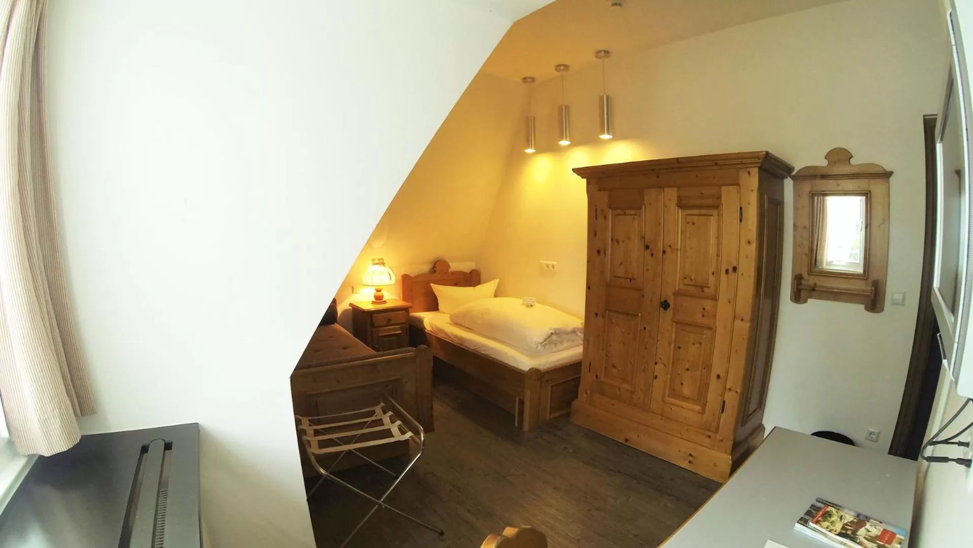 Photo of the whole room, Bed in Hotel Landgasthof Koechlin