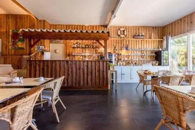 Restaurant/Places to Eat in Hôtel Le Grain de Sable